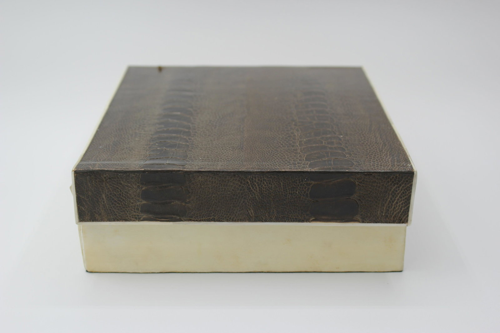 white and brown Augousti jewerly box: 7X8.5x2.175