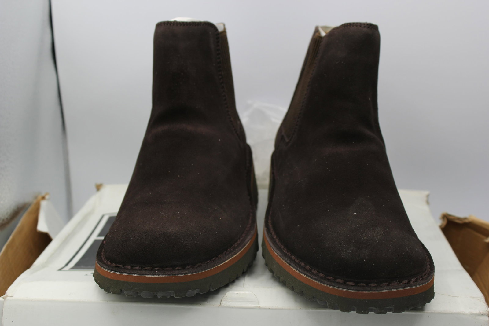 Frye Pitstop Chelsea Booties: Size 8.5 - Benchcrafted since 1863. Genuine leath with rubber soles.