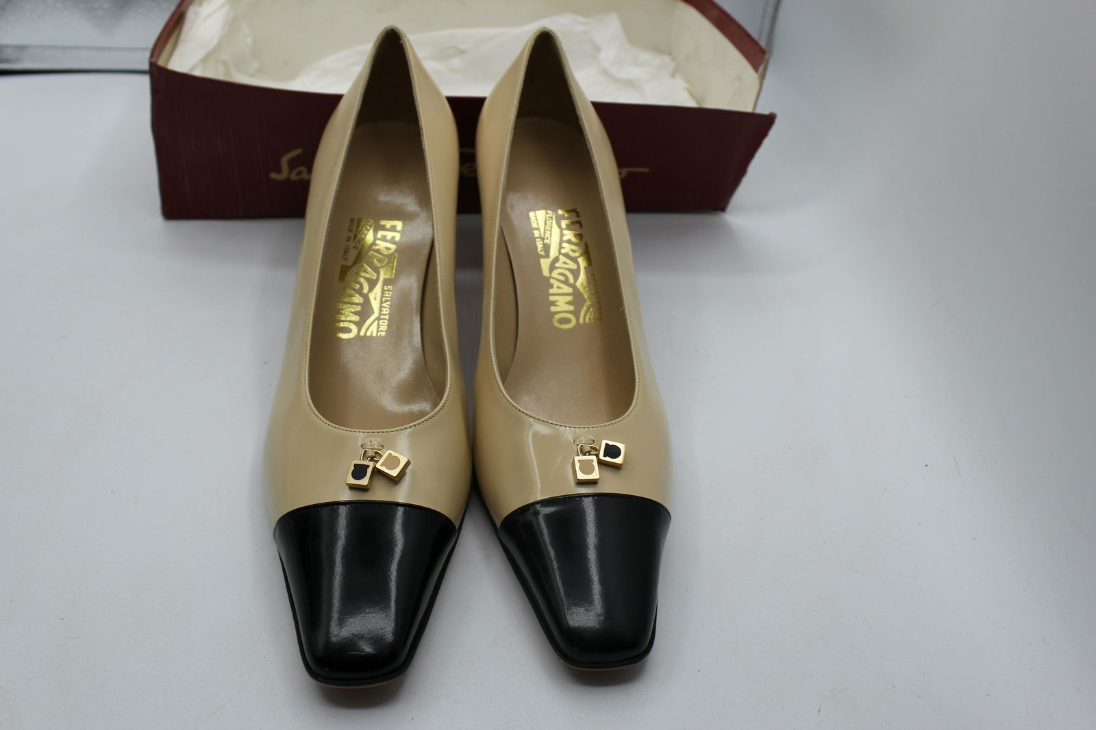 Salvatore Ferragamo Women's Leather Shoes: Size 8.5
