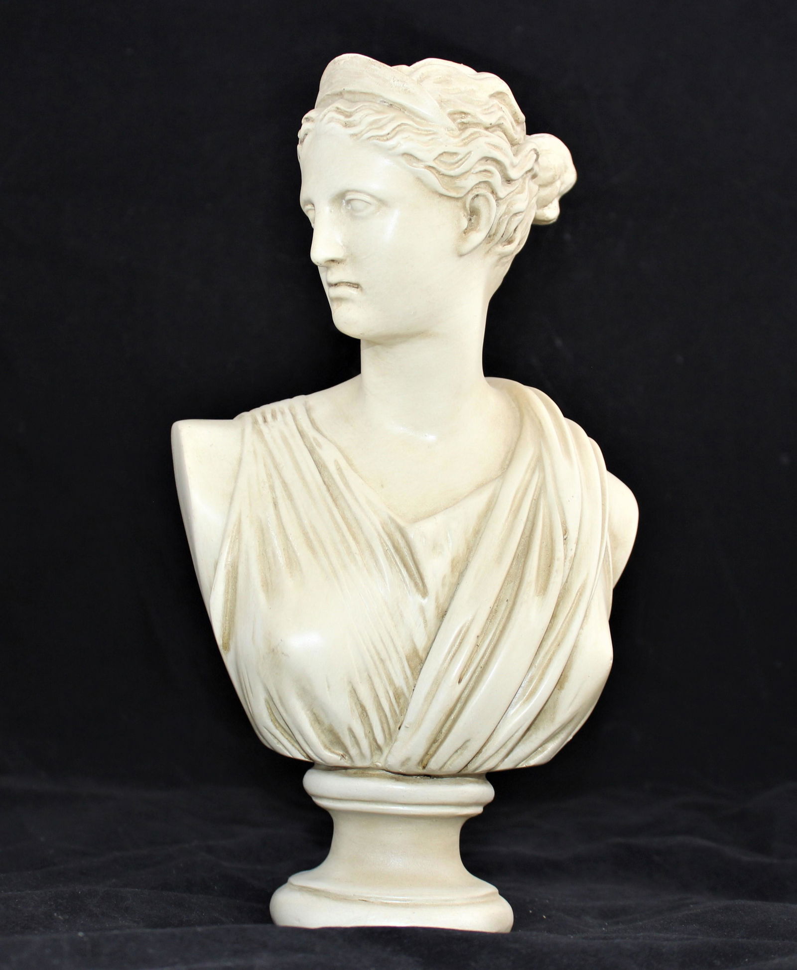 Bust of Diana of Versailles (1 of 7)