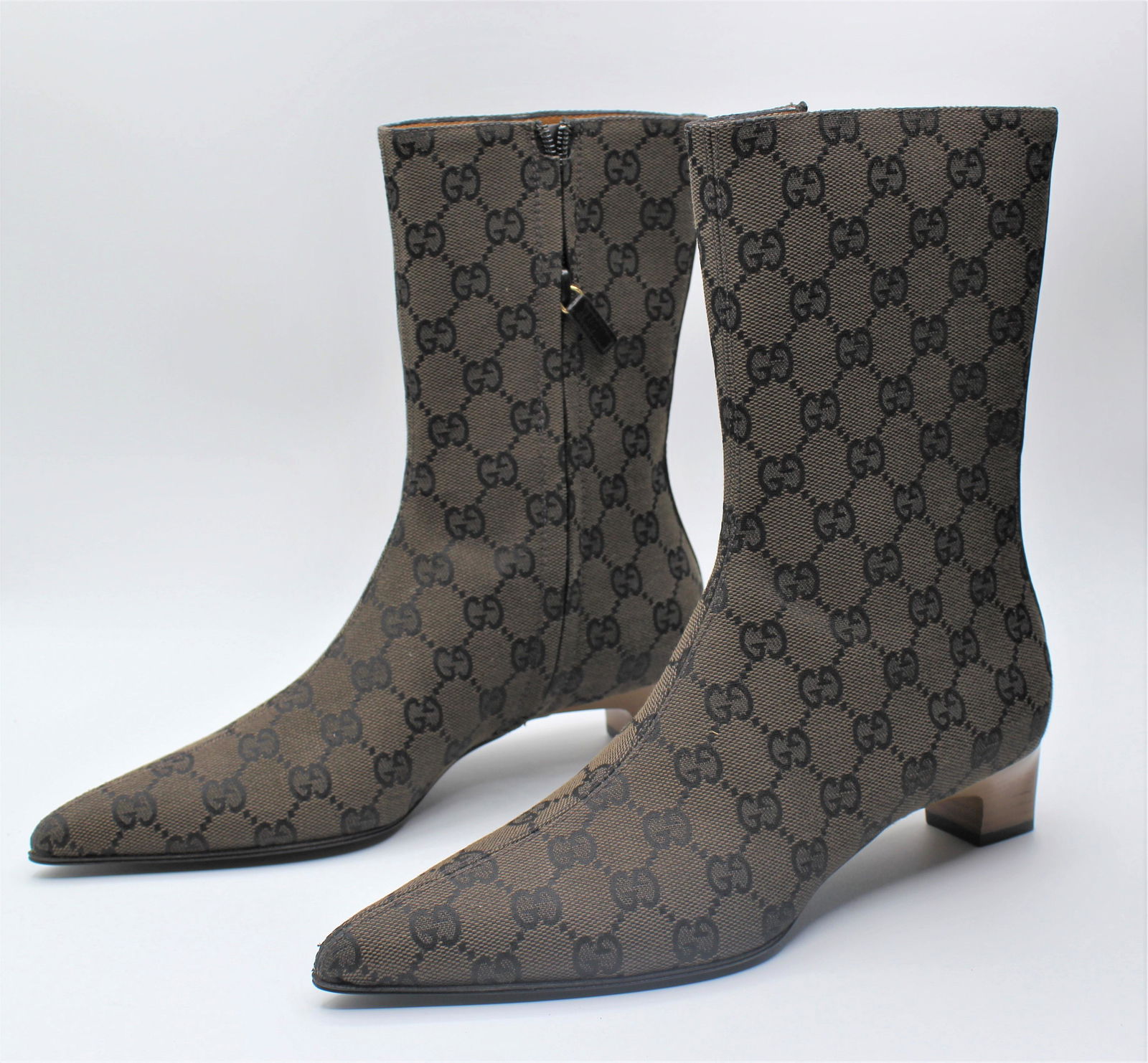 Vintage Gucci Women's Boots (1 of 5)