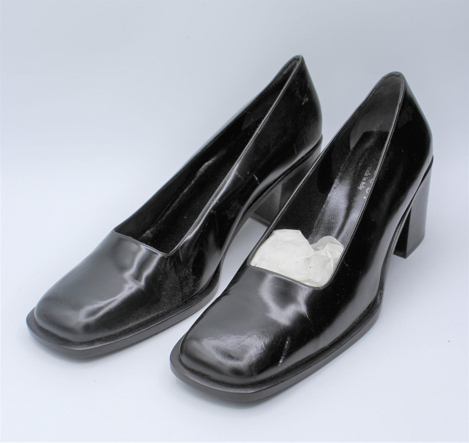 Vintage Gucci Mid-Heel Loafers: Black 2.5 inch heel, slip-on, square toe loafers. Size 10.5B. Made in Italy.