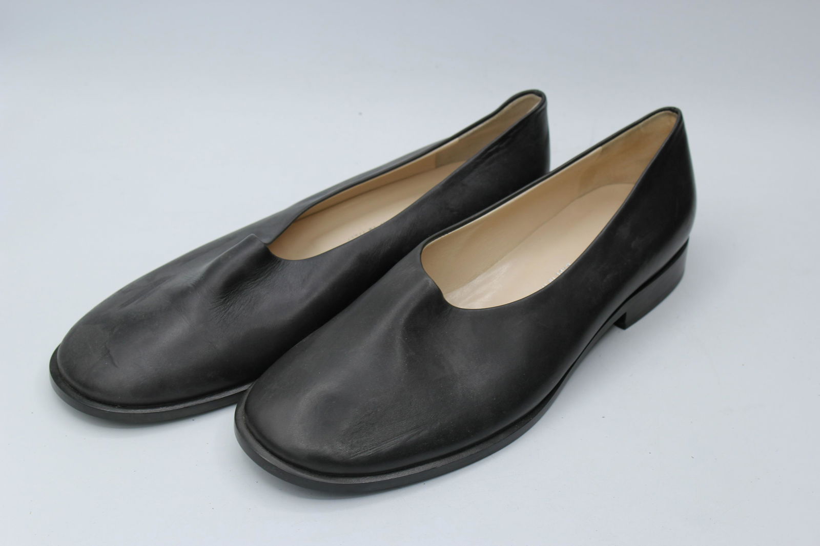 Bottega Veneta Leather Loafers: Smooth black leather loafers. Size 9B. Made in Italy.