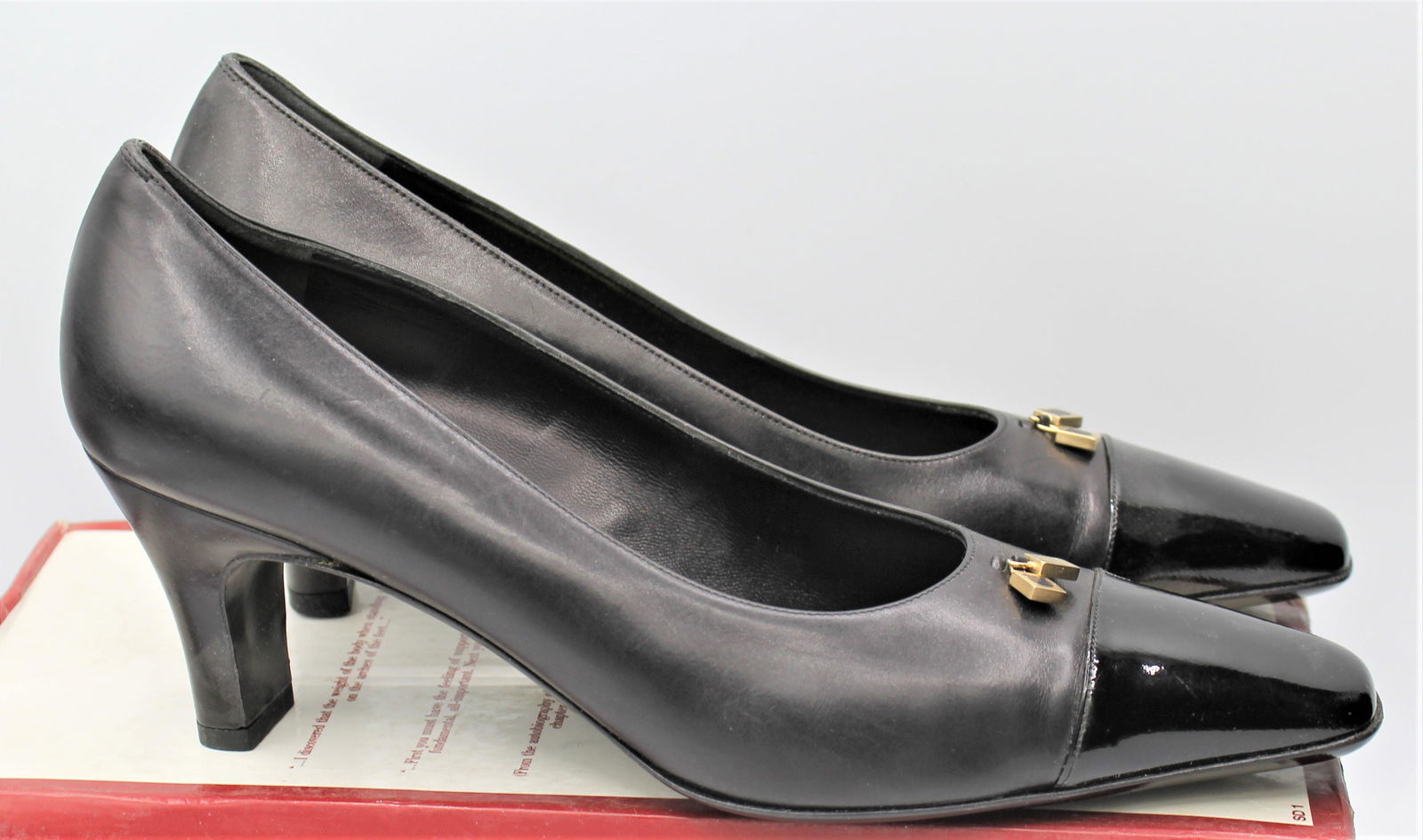 Salvatore Ferragamo Riccarda Black Leather High Heels (1 of 5)