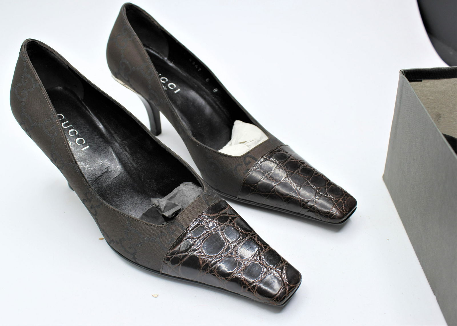 Guccie Brown Snake Skin/Patterned Pumps (1 of 6)