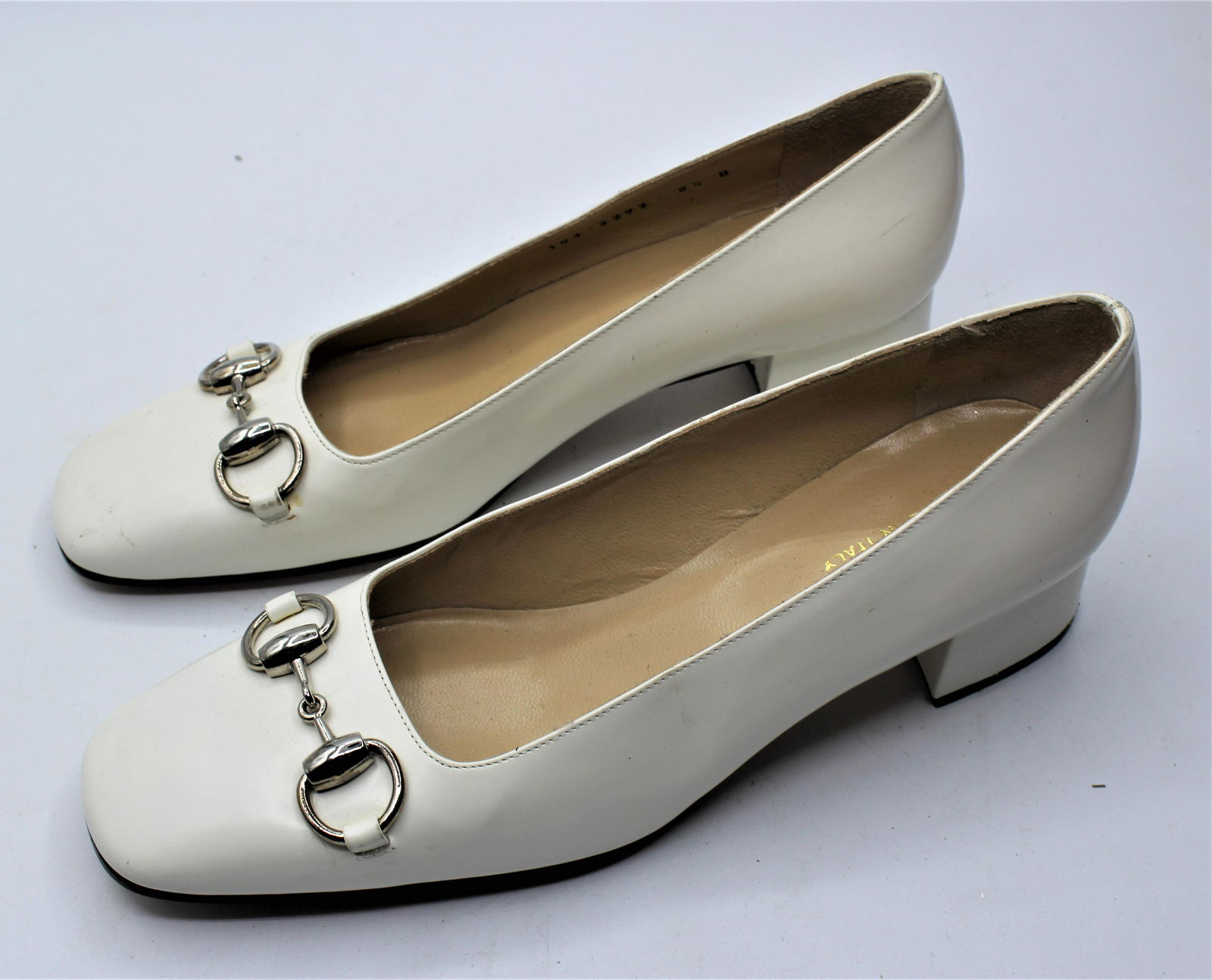 Gucci White Pumps (1 of 5)