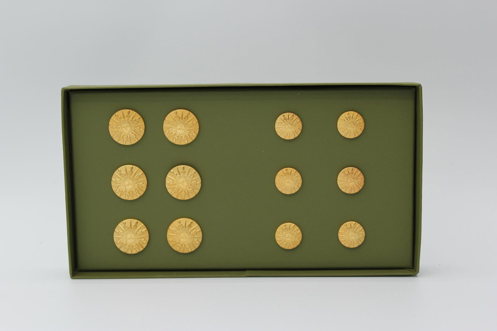 Cristofle Gold Blazer Buttons (1 of 4)