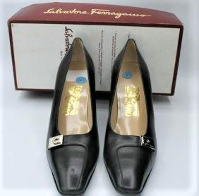 Ferragamo Black Leather Pumps (1 of 6)