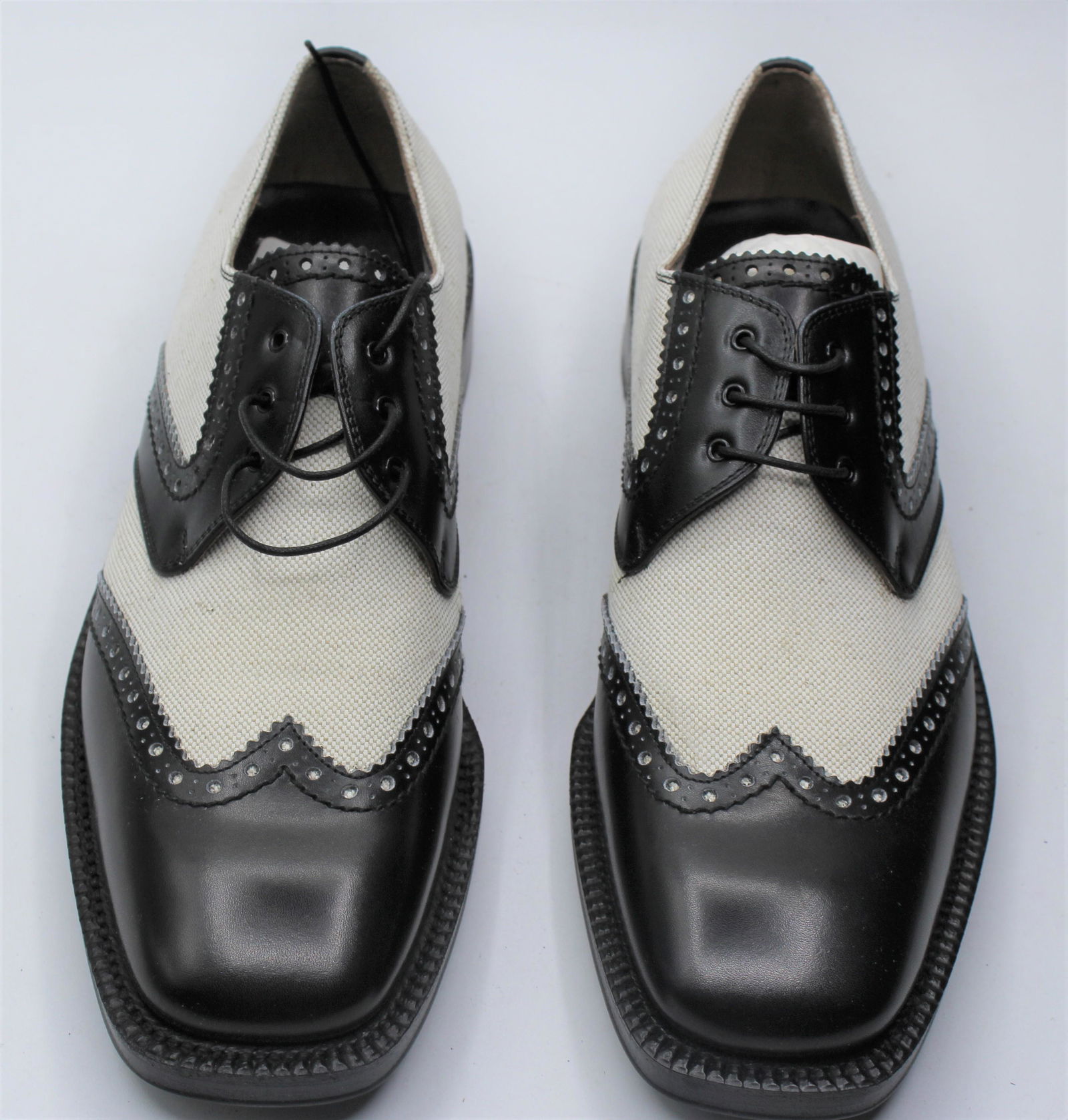 Salvatore Ferragamo Oxford Men's Shoes: Luna fabric nero calf- white fabric with black leather toe and black lace- size 7.5 D.
