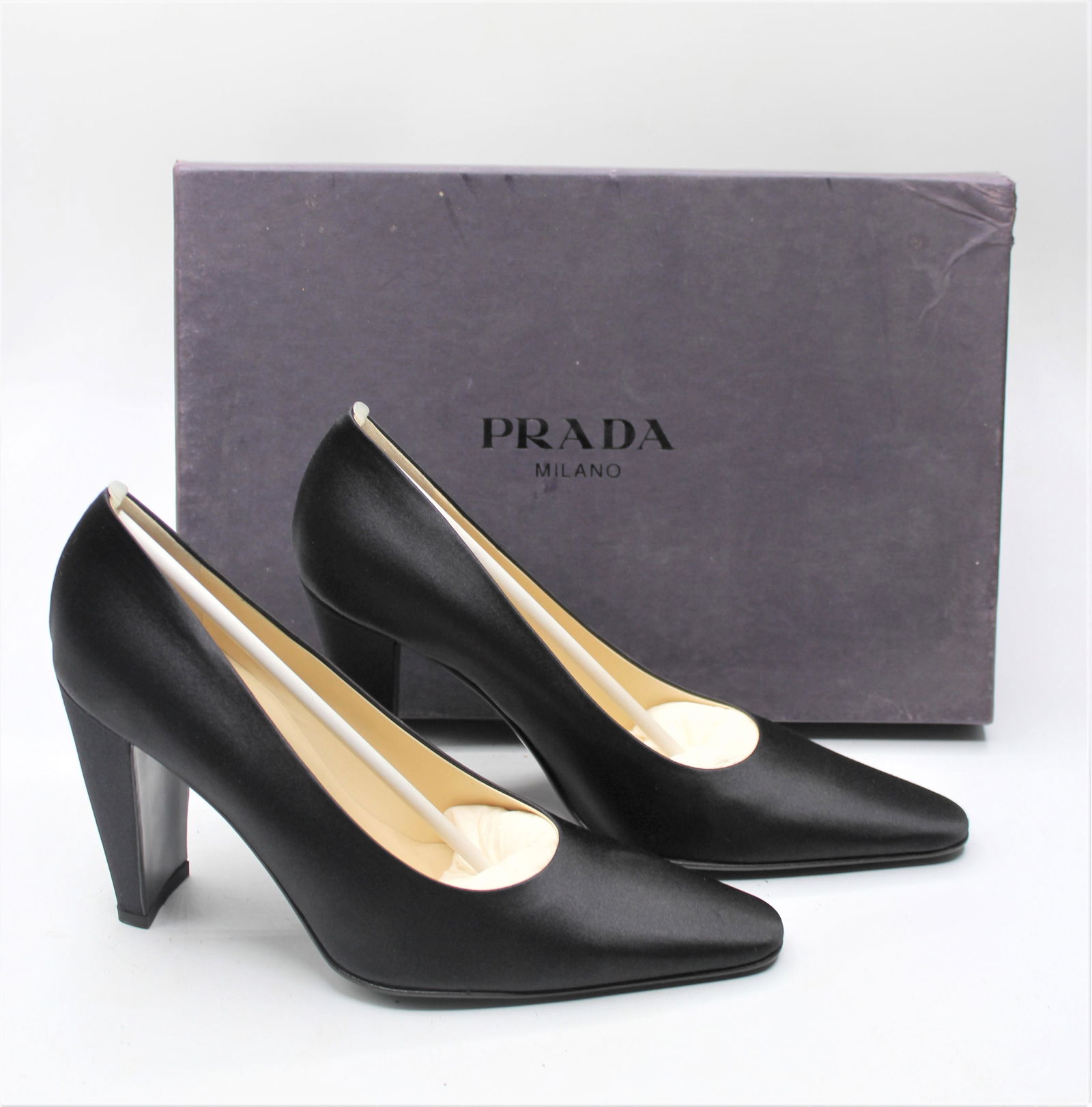 Beautiful Black Prada Pumps (1 of 4)