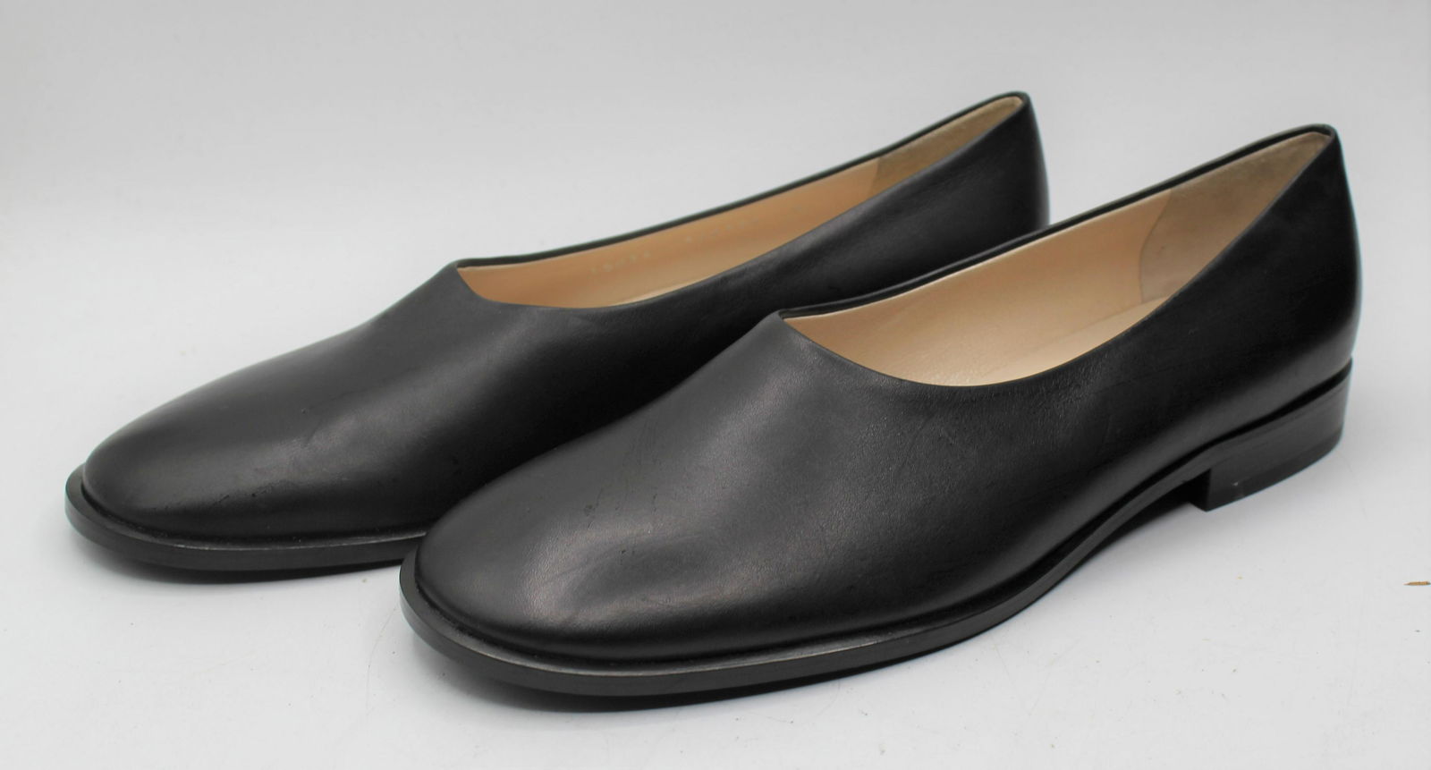 Bottega Veneta Women's Flats (1 of 5)