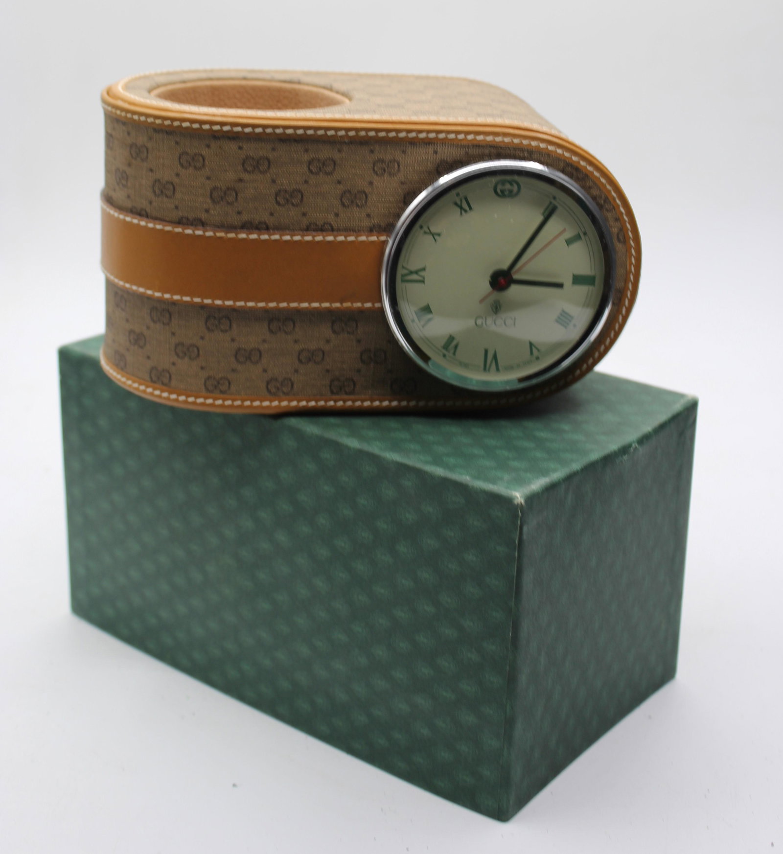 Gucci Clock & Pen Holder (1 of 4)