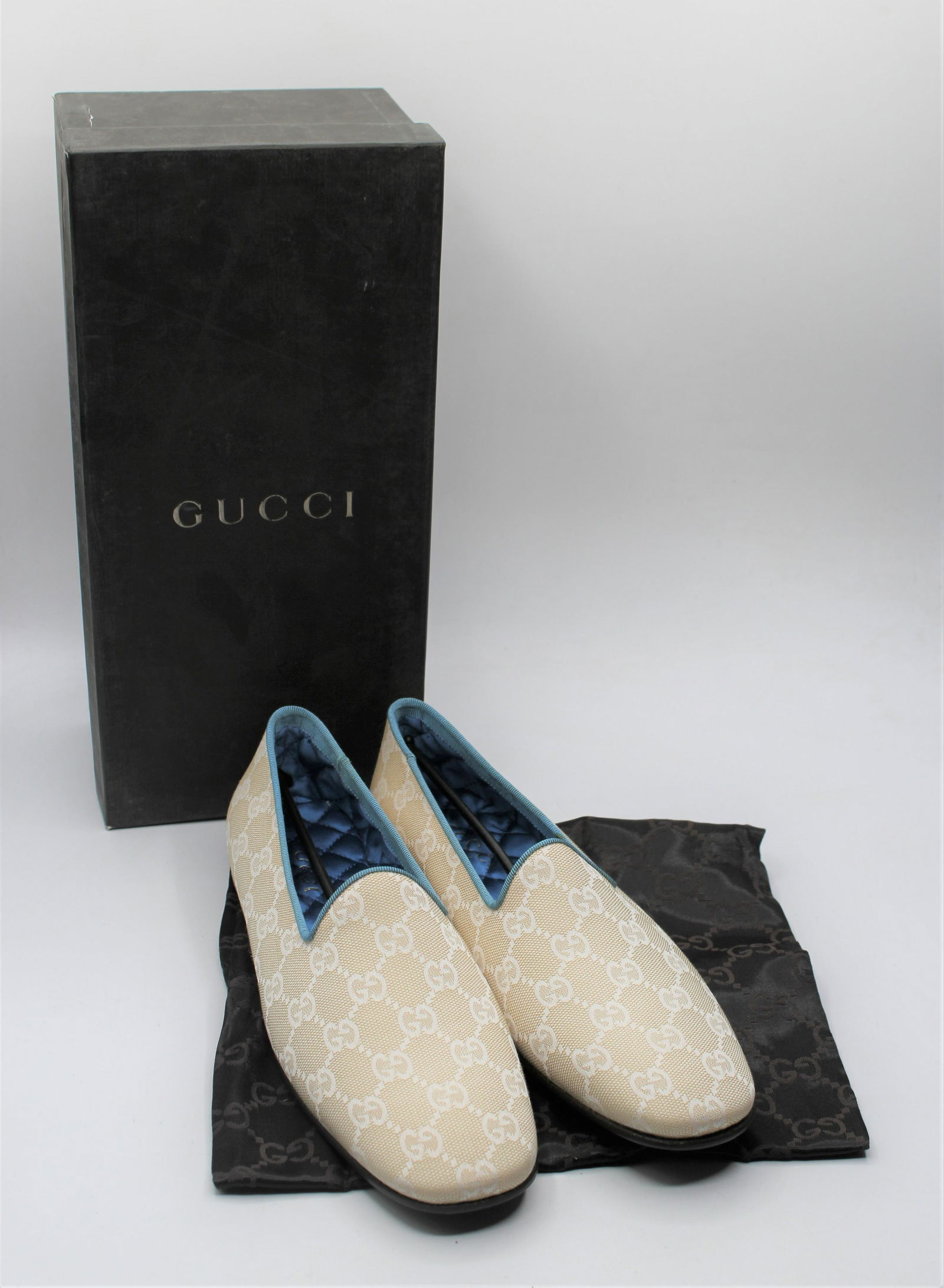 Gucci Women's Beige Loafers (1 of 5)
