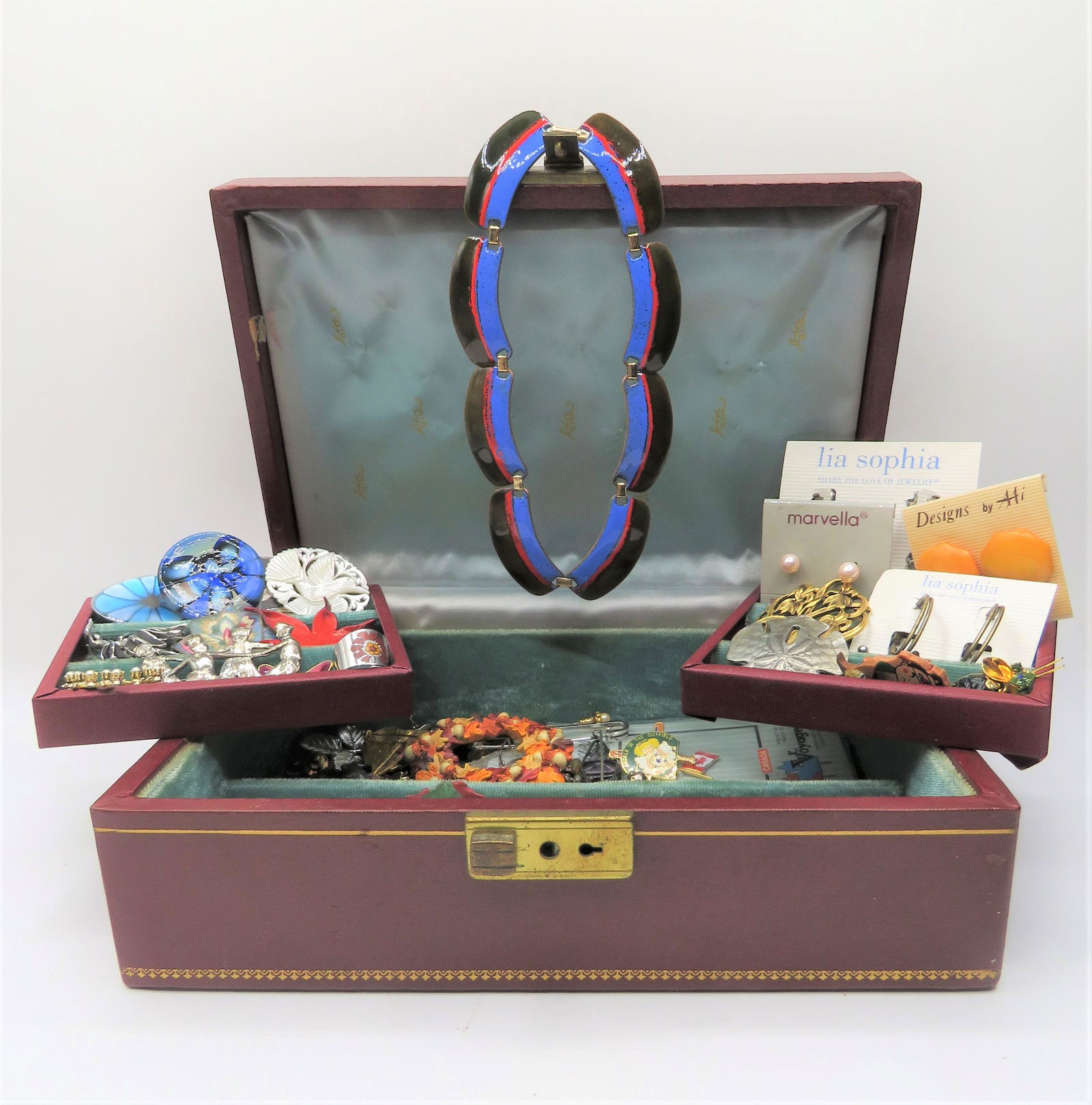 Vintage Jewelry Box With Contents (1 of 5)
