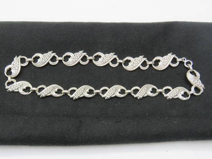 Vintage Sterling Choker Danecraft: 32.40 grams. Gorgeous linked chain chocker 15.5 inch open. 7 inches when clasped.