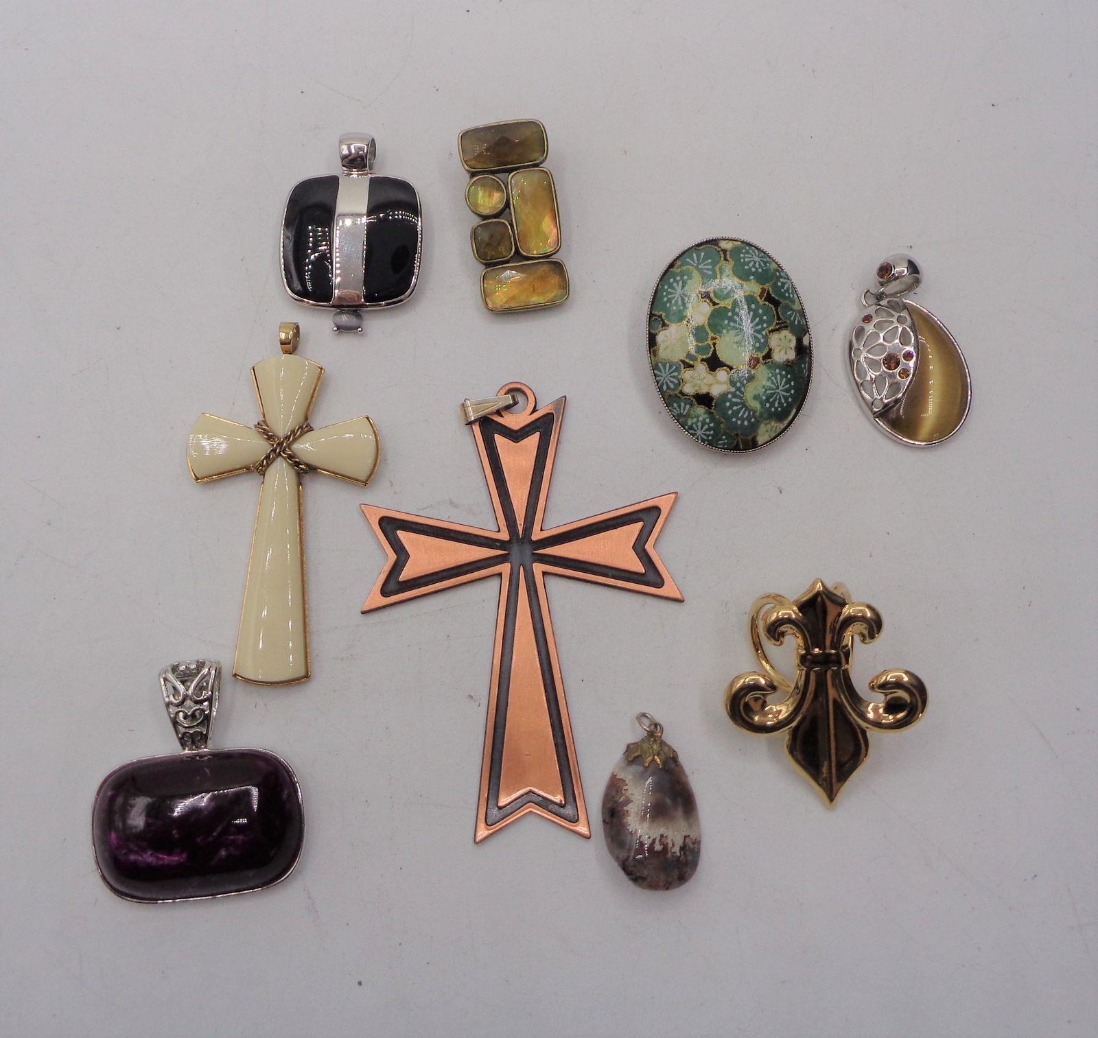 Bulk Lot Pendants (1 of 3)