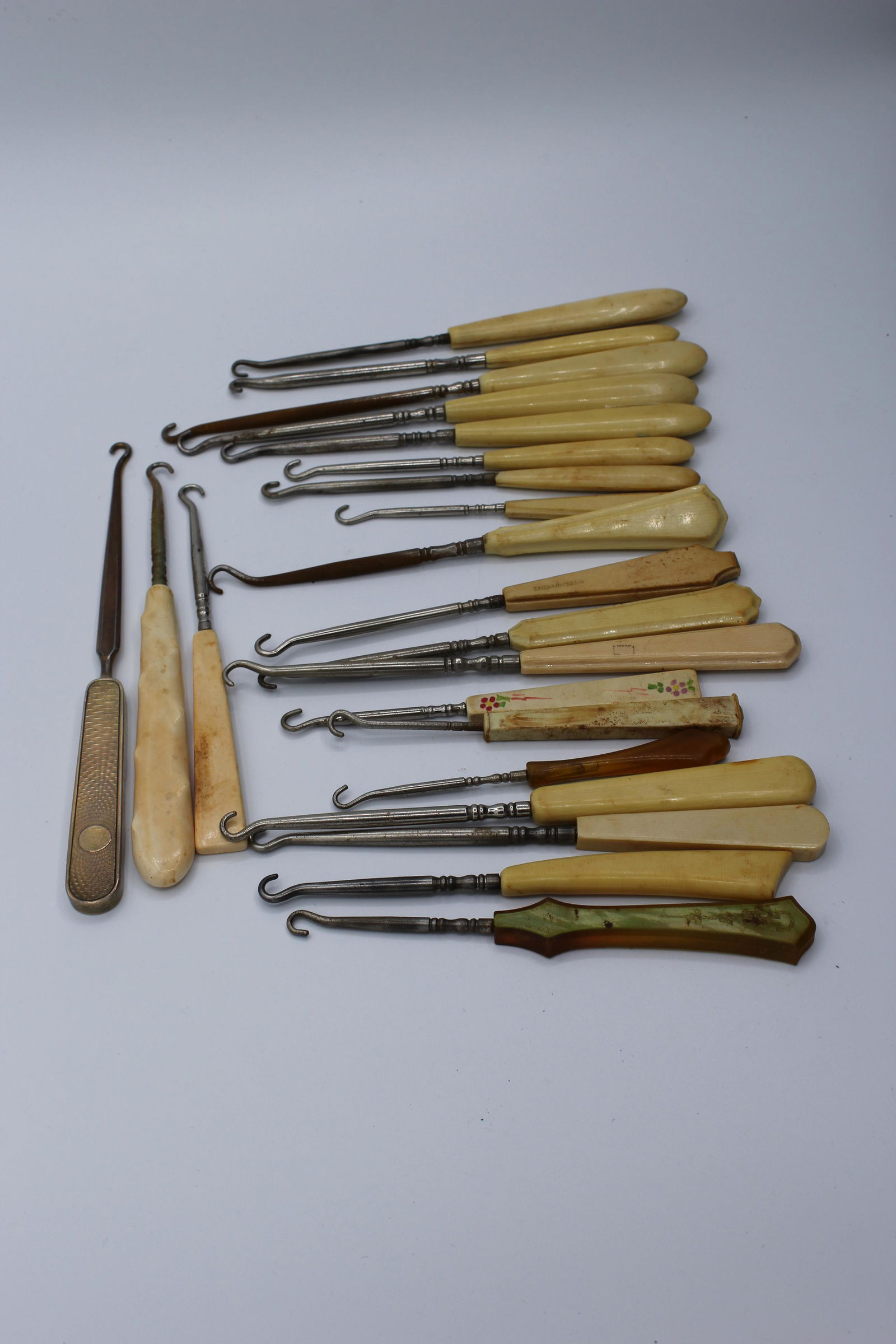 Set of 22 Vintage Button Hooks (1 of 4)