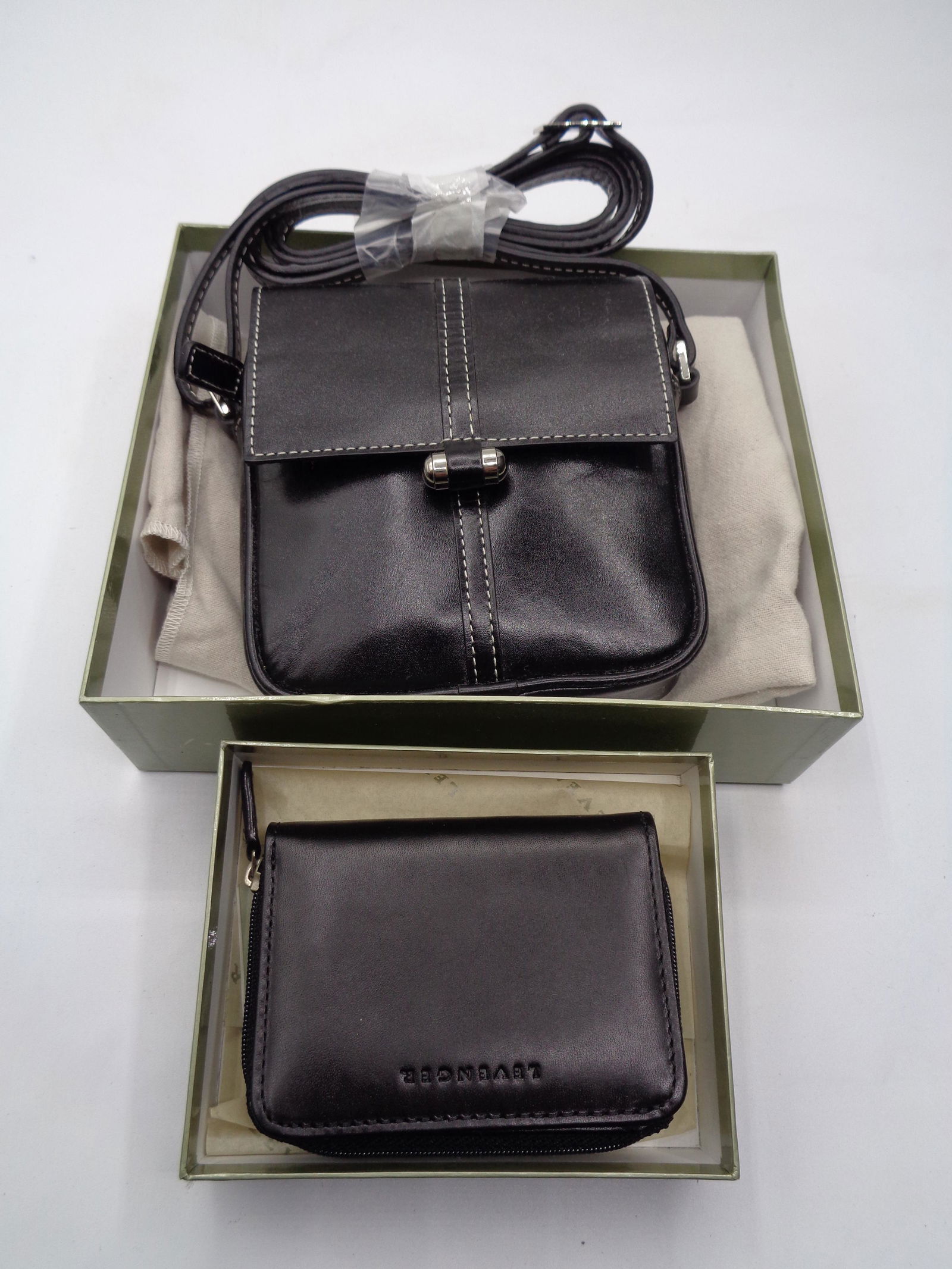 Levenger Bag and Wallet (1 of 6)
