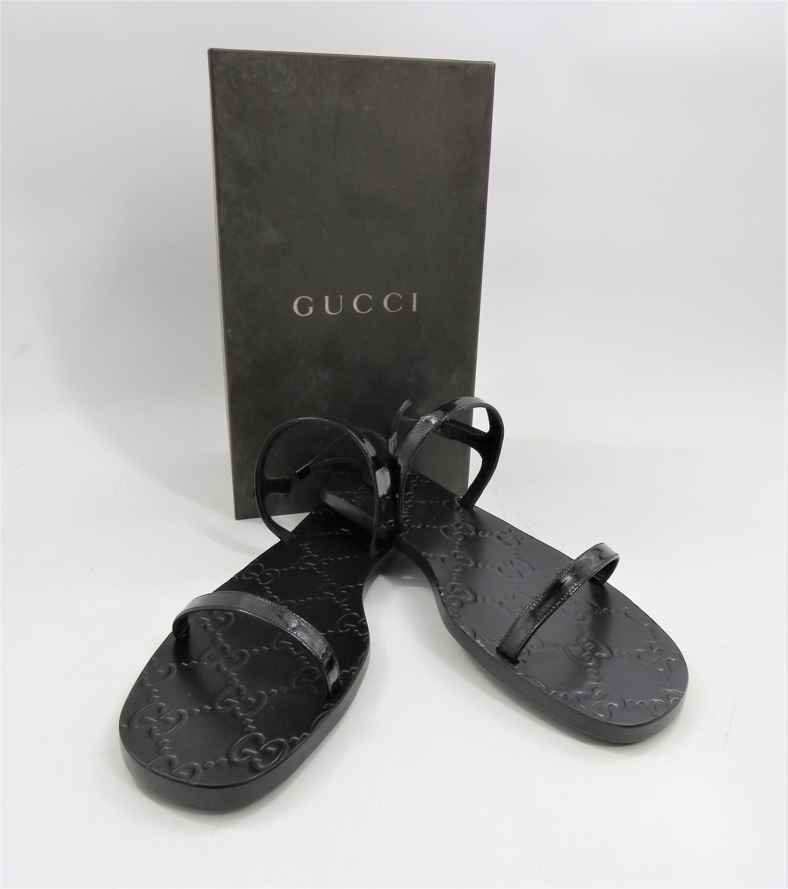 Black Strap Gucci Flats (1 of 4)