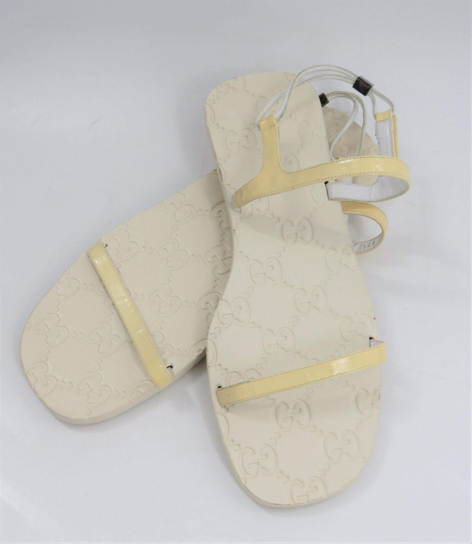 White Gucci Flats (1 of 5)