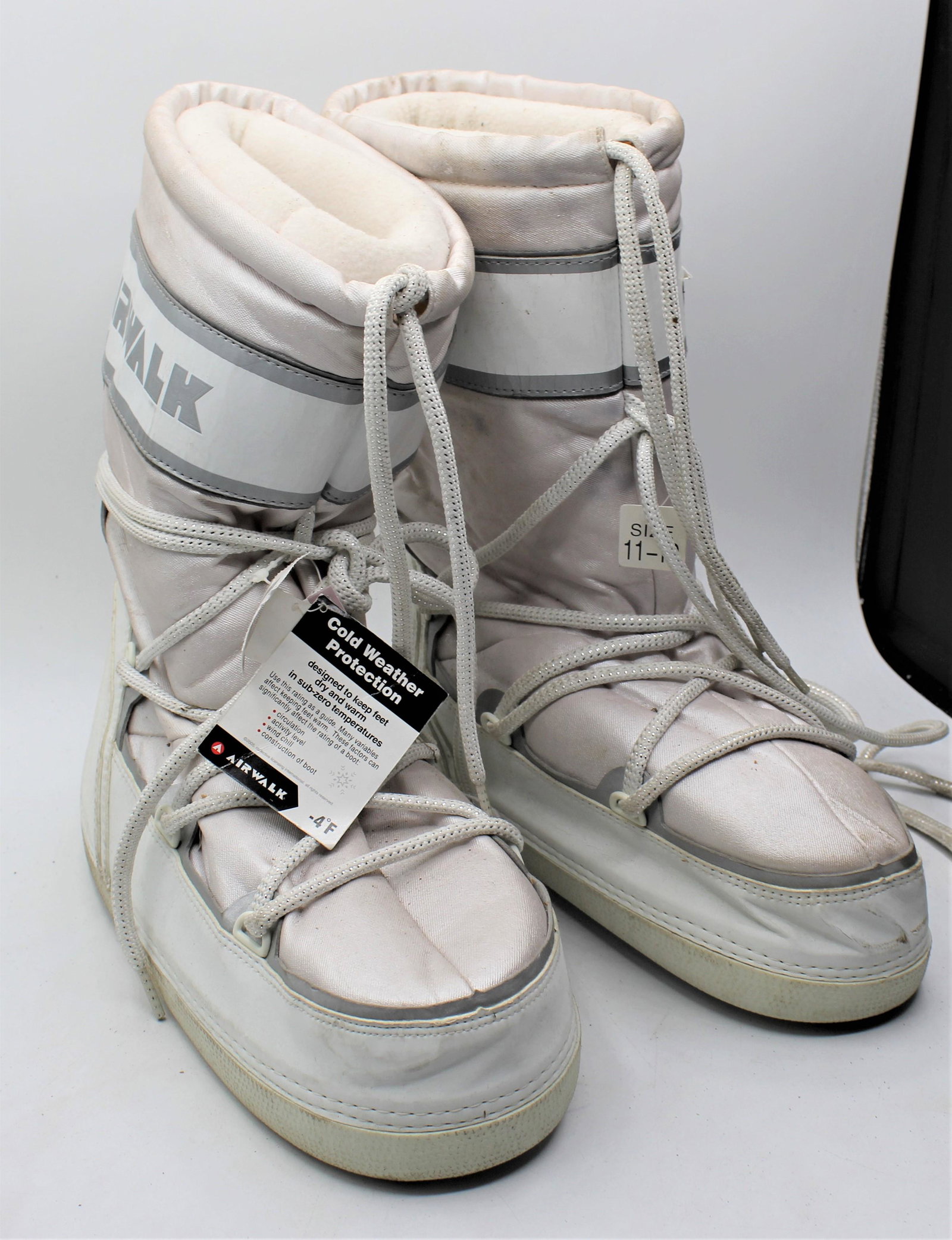 Vintage Airwalk Boots: Ultra warm, Airwalk winter boots with gray detailling. Calf height with white cord laces. Cold weather protection. Size 11-12.