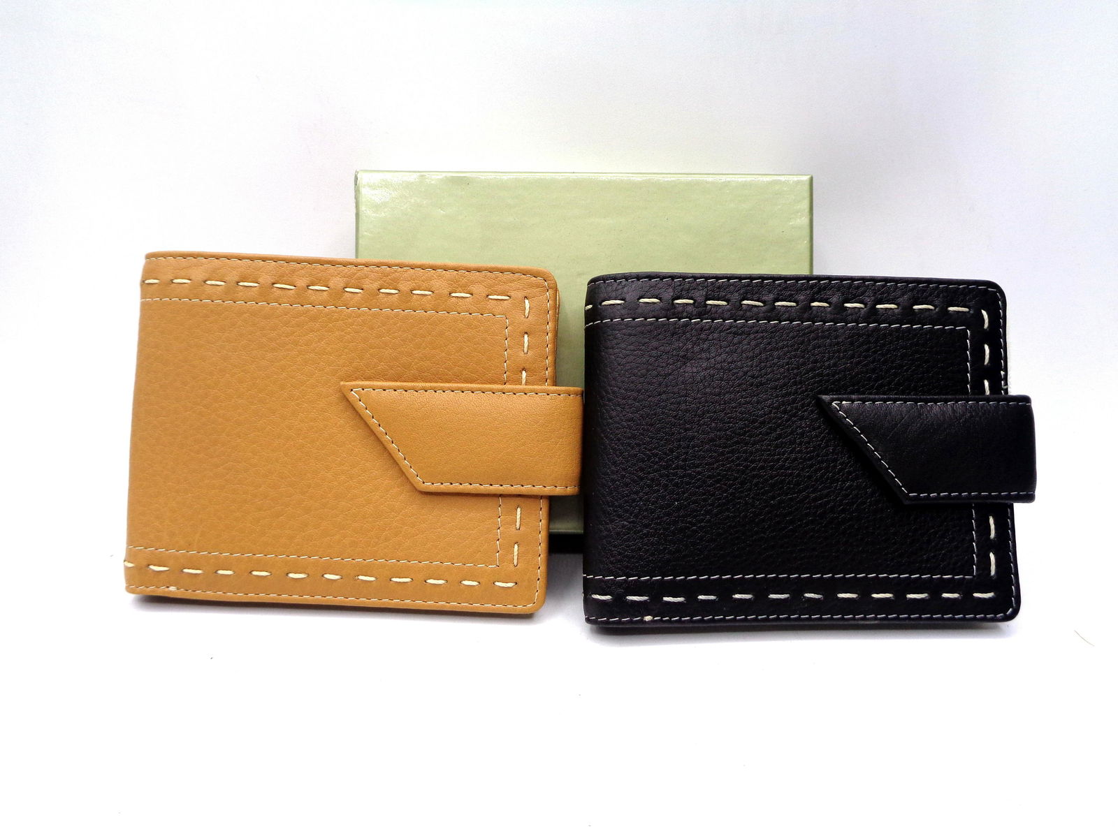 2 Leather Levenger Wallets (1 of 4)