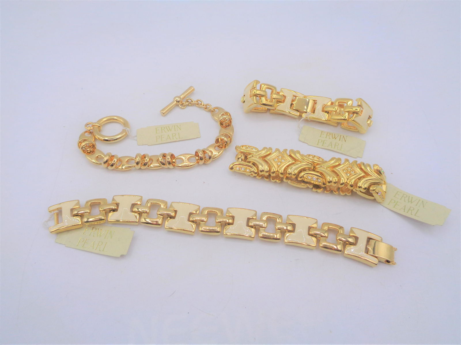 Lot of 4 Erwin Pearl Bracelets: Lot of 4 gold Erwin Pearl bracelets. These are a great staple item for any jewelry collection!