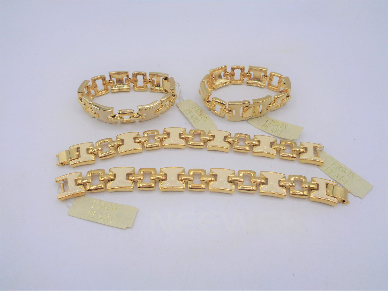 Lot of 4 Erwin Pearl Bracelets: Lot of 4 gold Erwin Pearl bracelets. These are a great staple item for any jewelry collection!