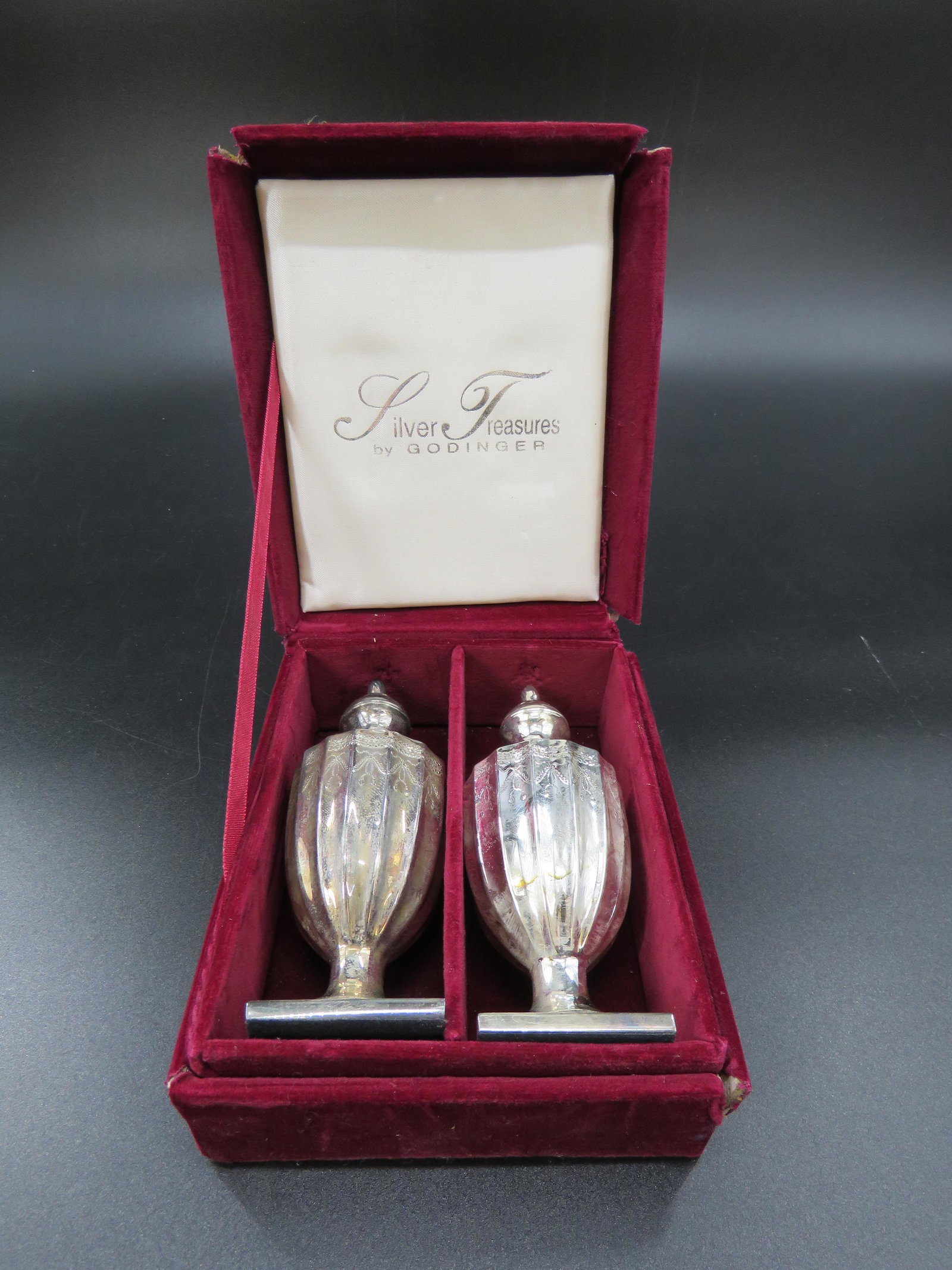 Silver Treasures Godinger Salt Shakers: Set of Godinger Silver Art Co, salt and pepper shakers. 5"h x 1.75"w.