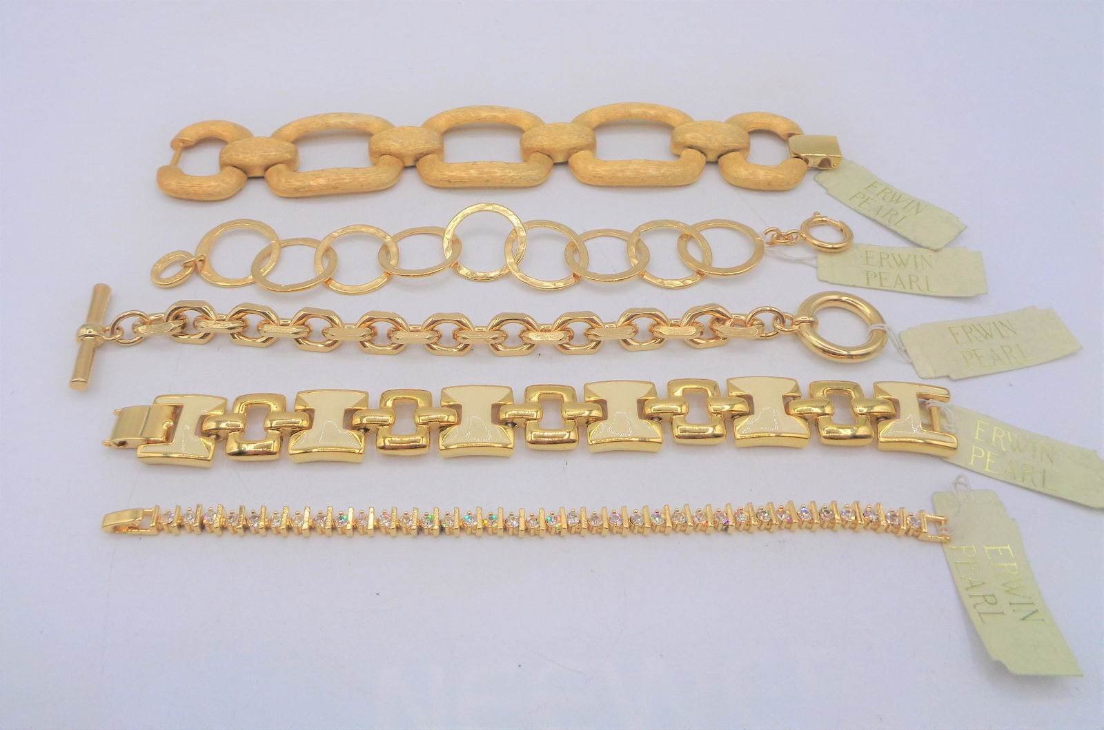 Lot of 4 Erwin Pearl Bracelets: Lot of 4 gold Erwin Pearl bracelets. These are a great staple item for any jewelry collection!
