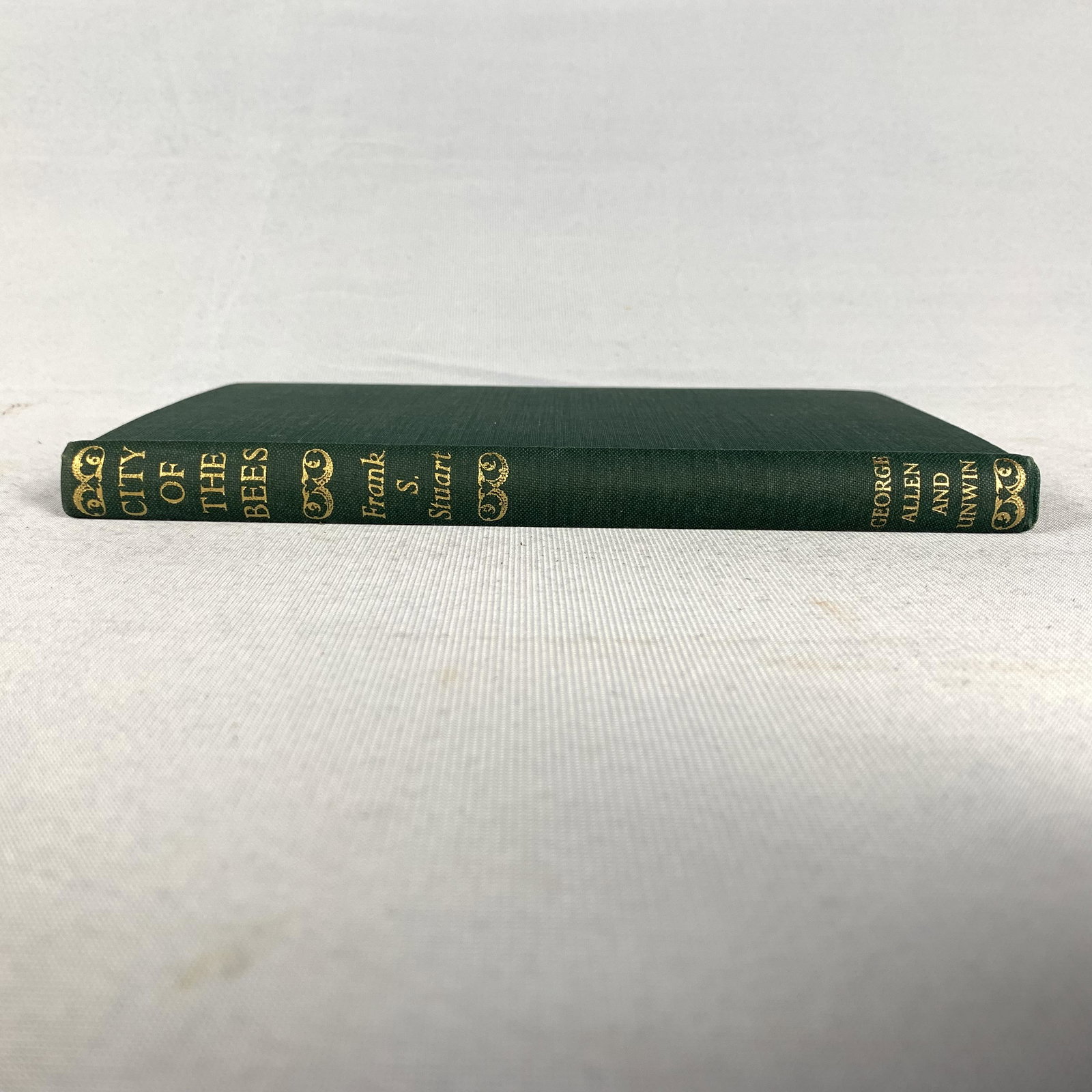 Frank S. Stuart's "City of the Bees" Hardcover Book: Frank S. Stuart's "City of the Bees" hardcover book. Published by George Allen & Unwin Ltd., and printed in Great Britain by The Blackfriars Press Limited, Leicester, 1948. Books.