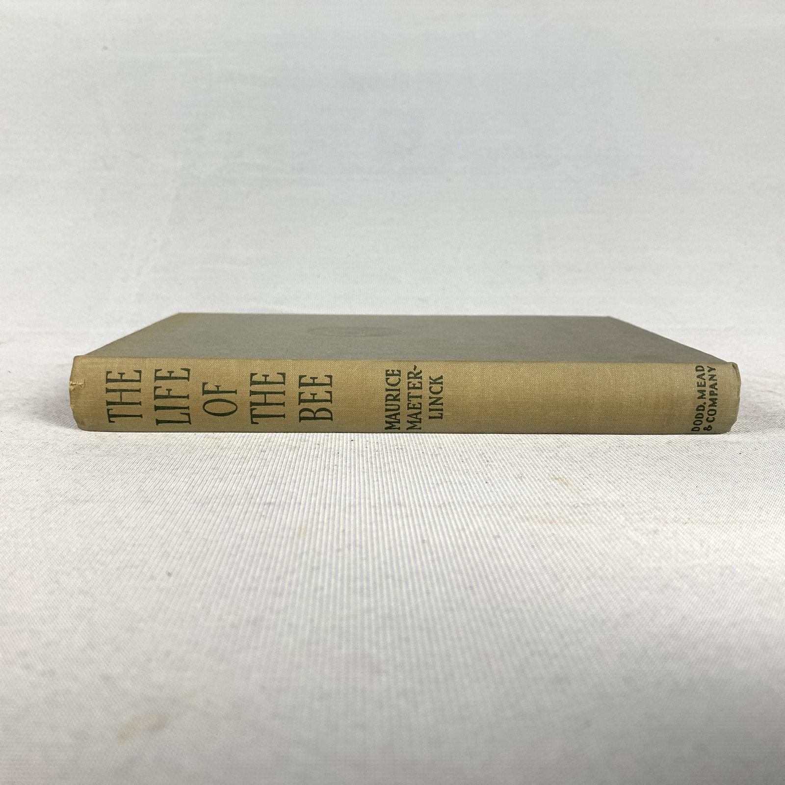 Maurice Maeterkinck's "The Life of the Bee" Book, 1947: Maurice Maeterkinck's "The Life of the Bee" hardcover book. Translated by Alfred Sutro. Published by Dodd, Mead & Company, New York, and printed by The Vail-Ballou Press Inc, New York, 1947. Books.