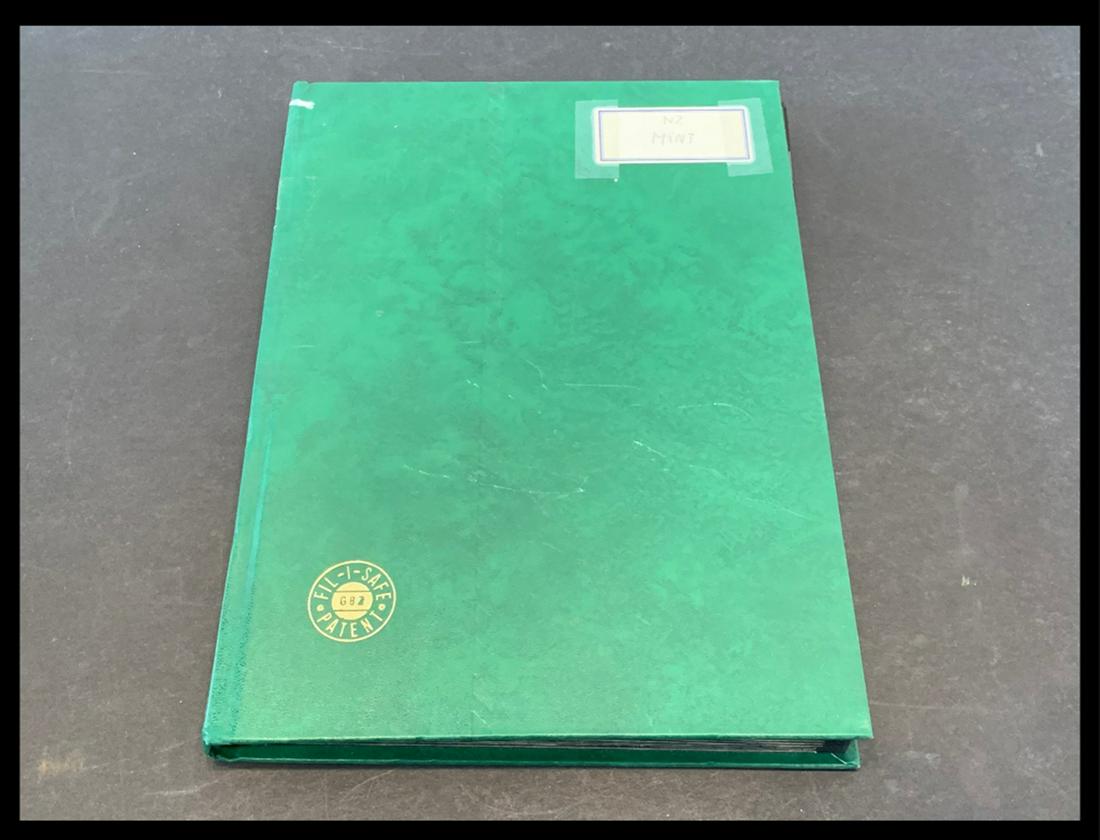 New Zealand Stamp Collection M/MNH (1 of 9)