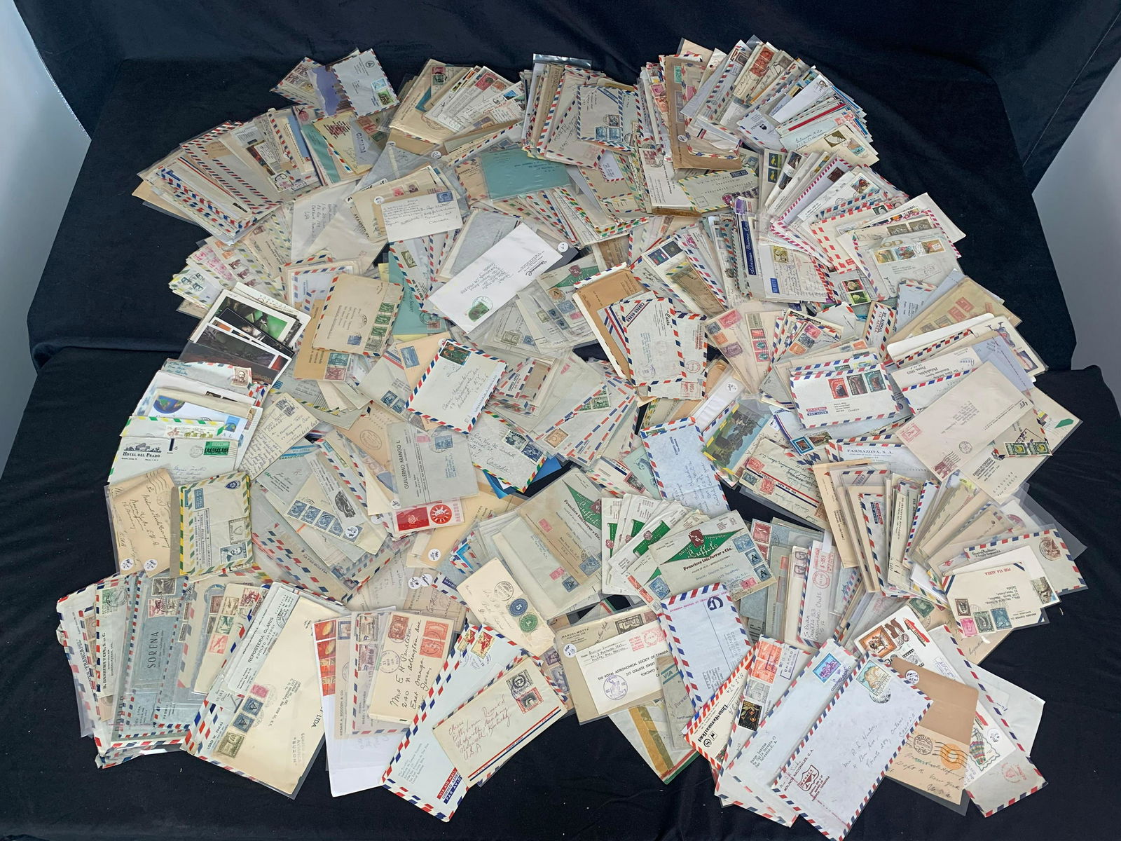 A accumulation of (100s) of South American commerical covers, mostly from the 1940s to 2000 (1 of 7)