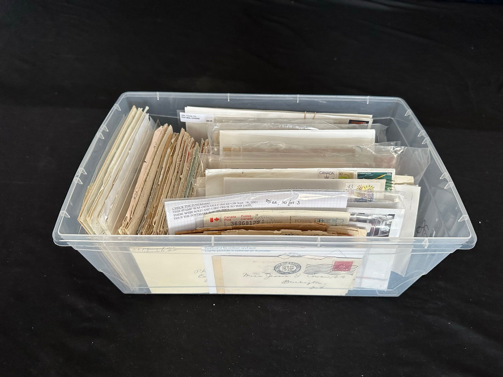 Canada 1892 to 1980's a selection of hundreds of covers in a plastic box (1 of 8)
