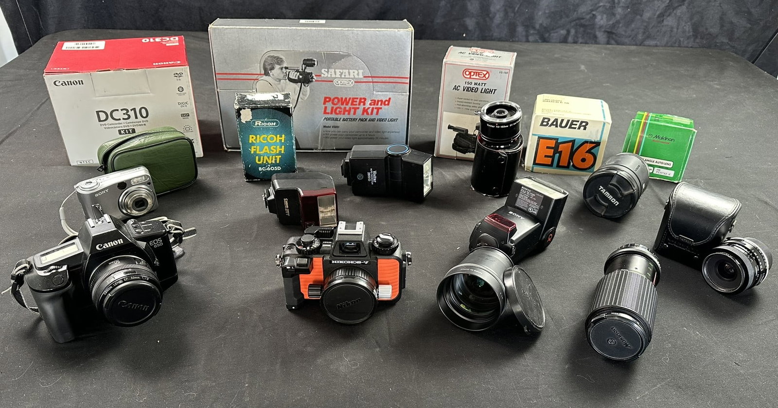Vintage Photography; Cameras & Accessories (1 of 6)
