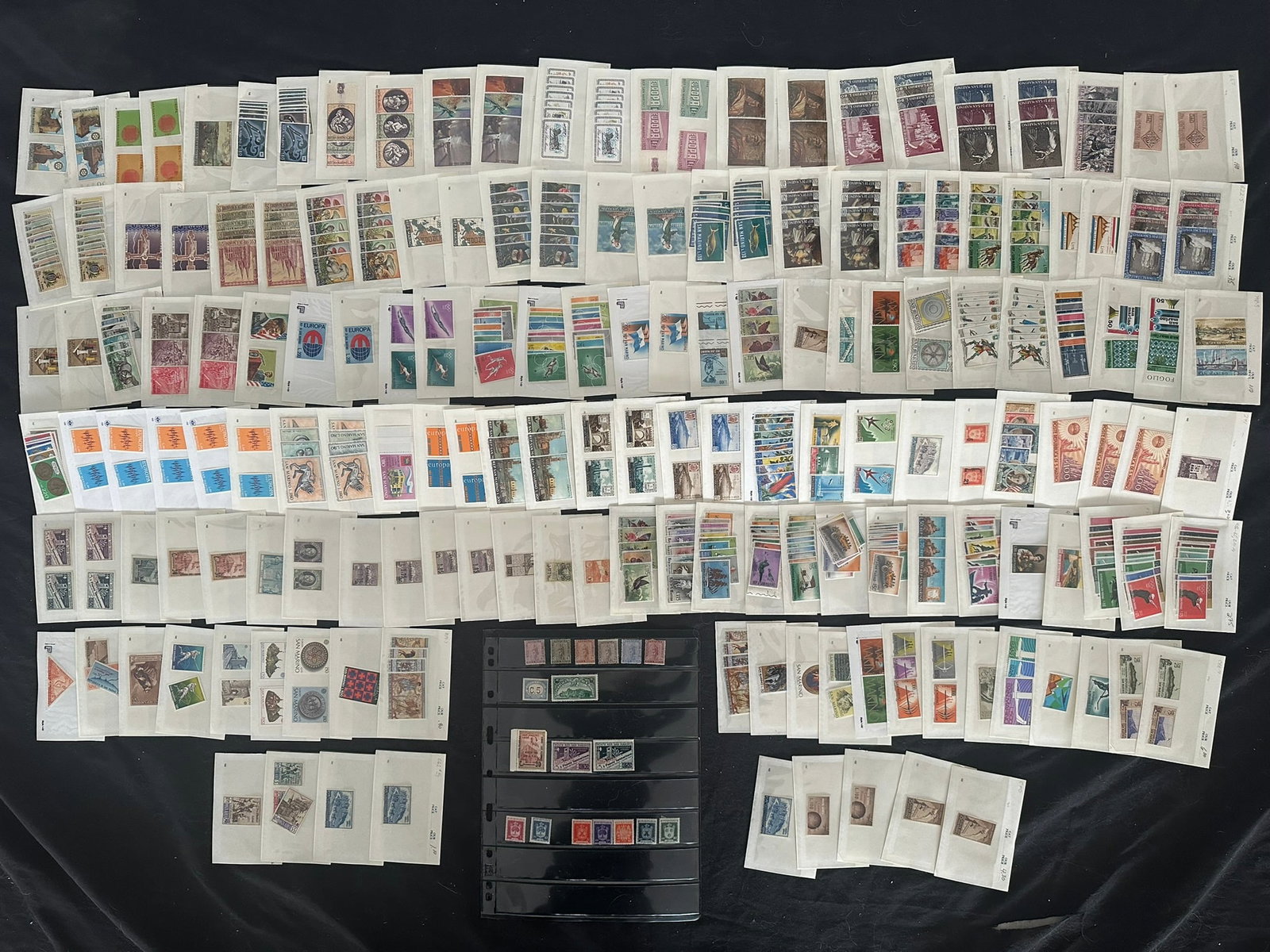 San Marino, 1899-1978, MNH and MH, collection on 102 cards and 1 stock sheet, Est. Cat. $390.00: San Marino, 1899-1978, MNH and MH, collection on 102 cards and 1 stock sheet, Est. Cat. $390.00, many complete sets, also B25/B26C, C40/C132, E26-E30.