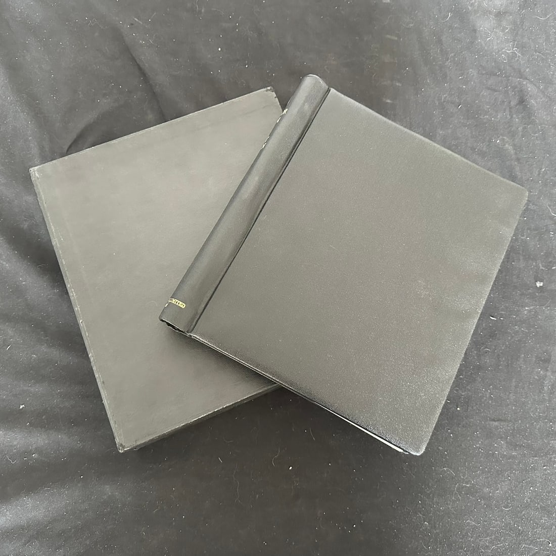 Great Britain Windsor Stamp Album, no stamps, black with slip Cover (1 of 8)