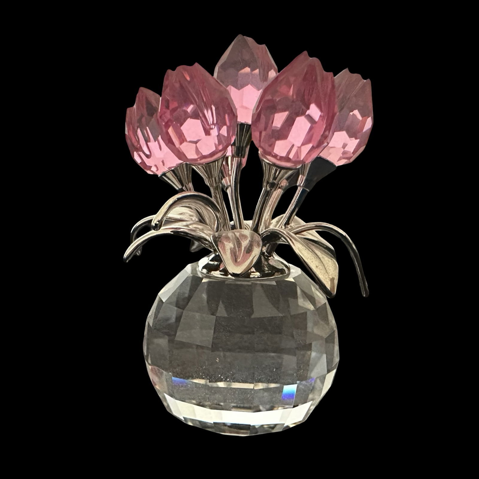 Swarovski Pink Crystal Tulip Flower Bouquet in Faceted Vase - With Original Box, COA &: Presented is a dazzling Swarovski Crystal Tulip Flower Bouquet, featuring five radiant pink faceted tulip blooms set in a clear faceted crystal vase with sleek rhodium-plated leaves and stems. This el