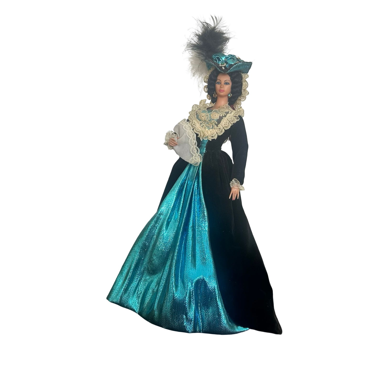 Demetra Siglo XVIII Handcrafted Historical Costume Doll - 20 Inch European Artisan Display Figure in: This exceptional handcrafted historical costume doll represents an elegant interpretation of 18th-century European aristocratic fashion, produced under the Demetra designation and titled “Siglo XVII