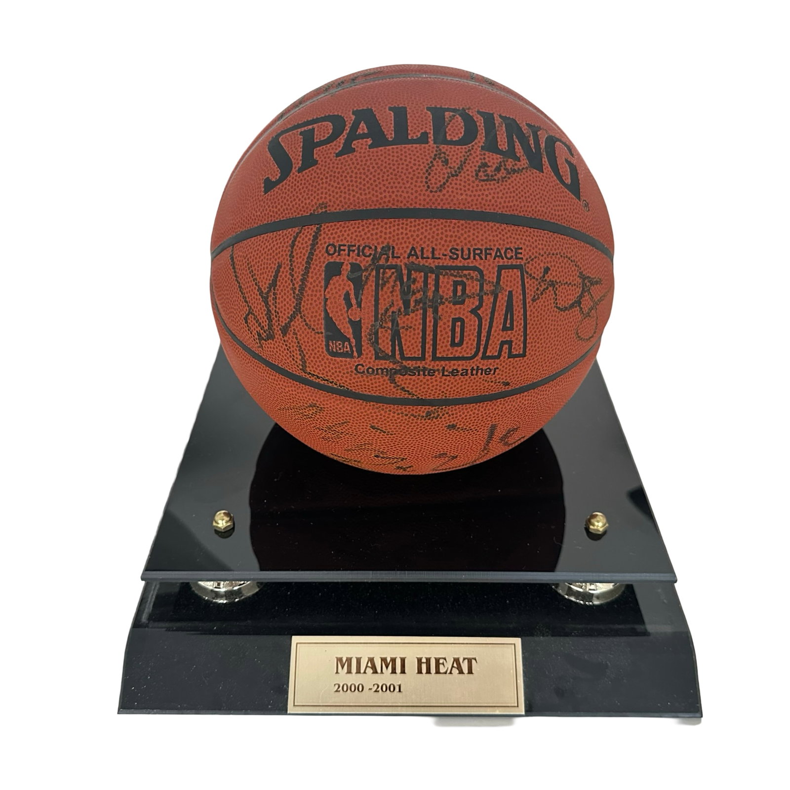 NBA Miami Heat 2000-2001 Autgraphed Spalding Basketball: NBA Miami Heat 2000-2001 autgraphed Spalding basketball with base and name plate. Contains autographs, and signatures of Alonzo Mourning, Tim Hardaway and Anthony Mason.