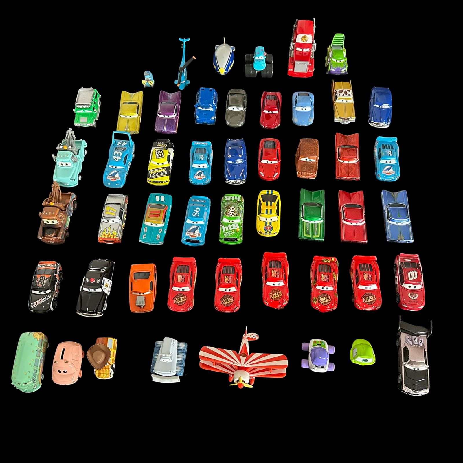 Extensive Disney-Pixar Cars Die-Cast Collection - Lightning McQueen Variants, Tow Mater, Dinoco (1 of 8)