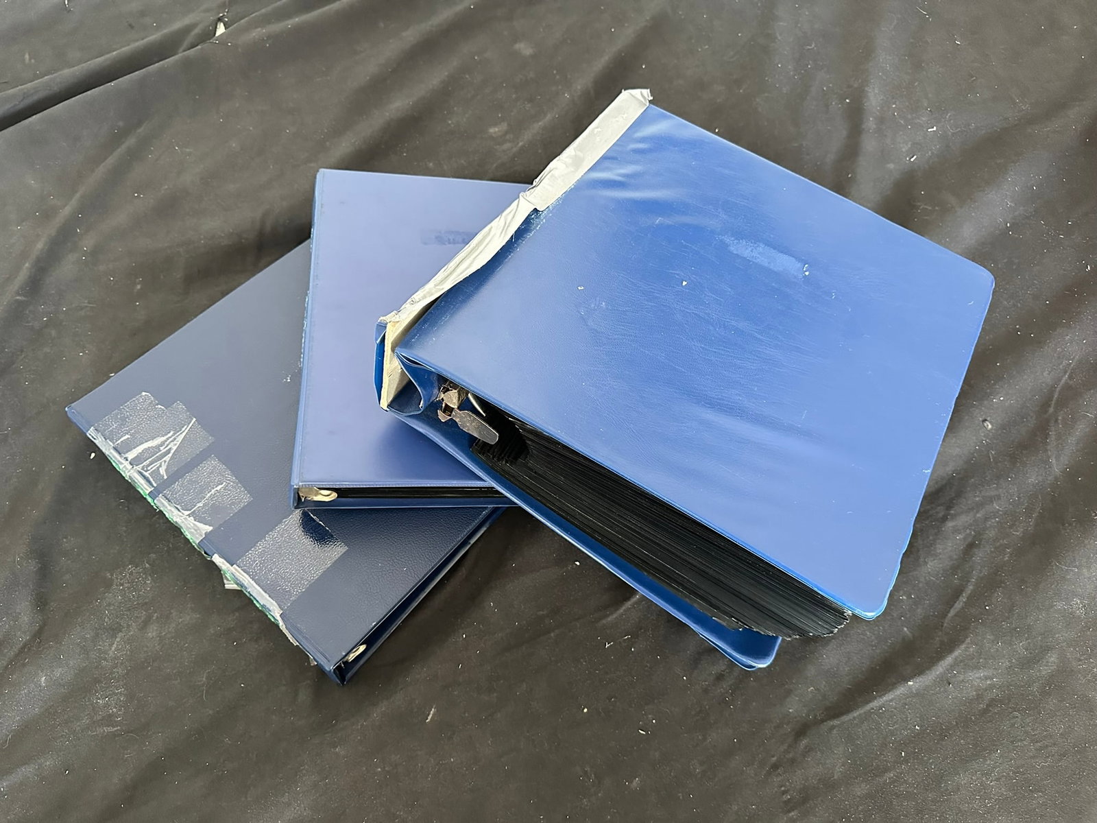 Czechoslovakia Used and Mint Hoard Collection in 3 binders, duplication to be expected, 1945-1998, (1 of 10)