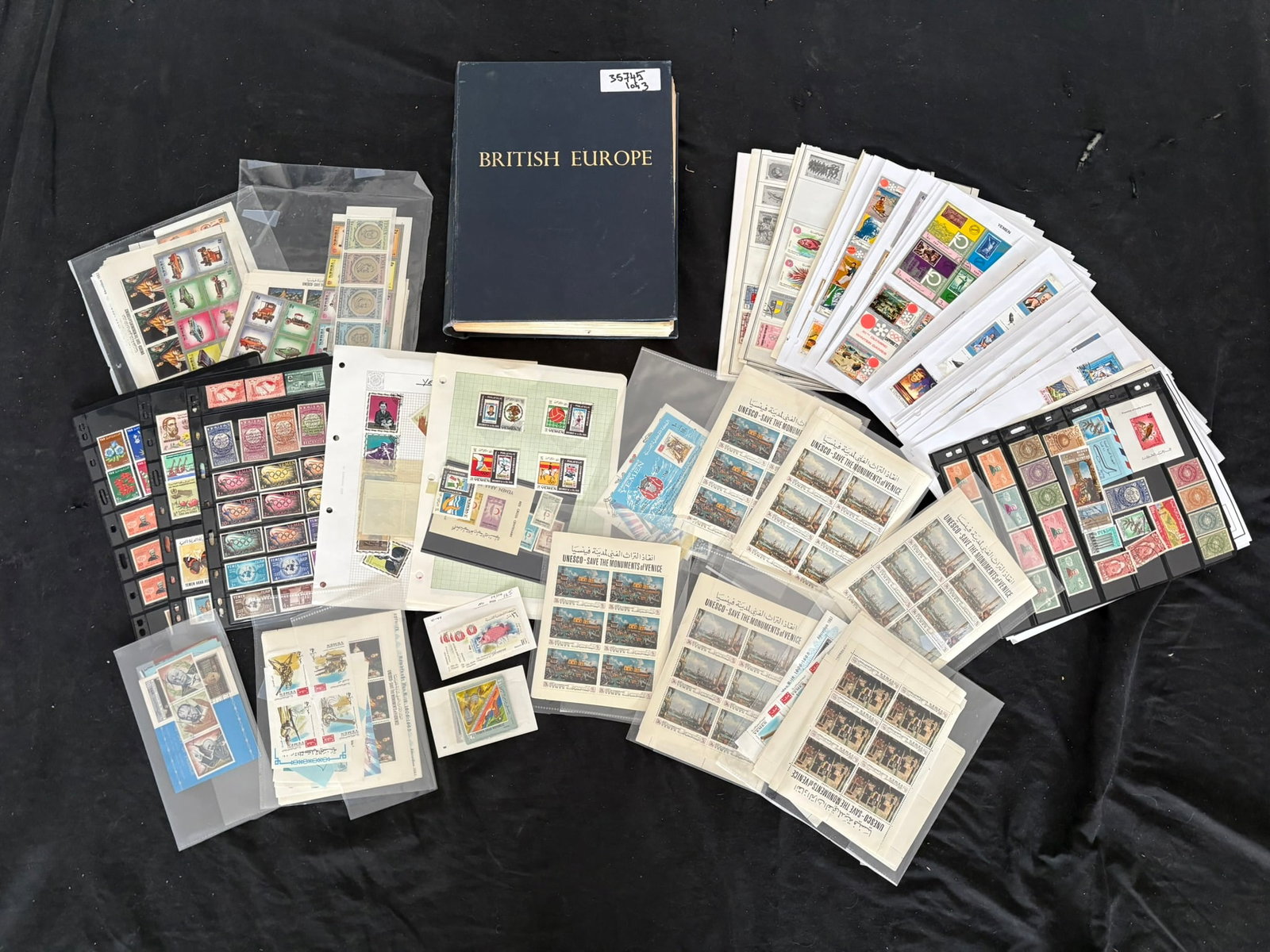 Yemen accumulation collection, one Minkus Album 1930/1990, 170 loose souvenir sheets and multiples (1 of 10)