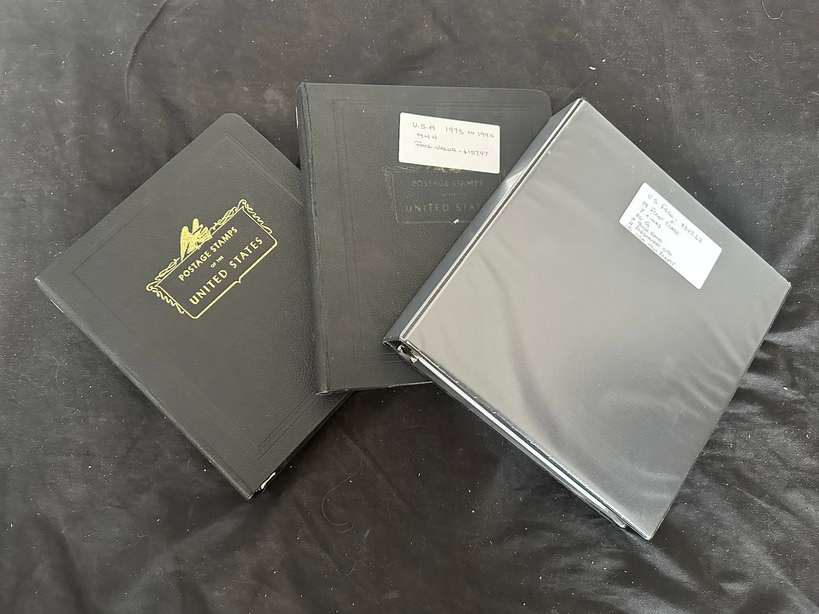 USA - Face Value 1960s to 1990s, a MNH / MH accumulation in three binders, total face value (1 of 10)