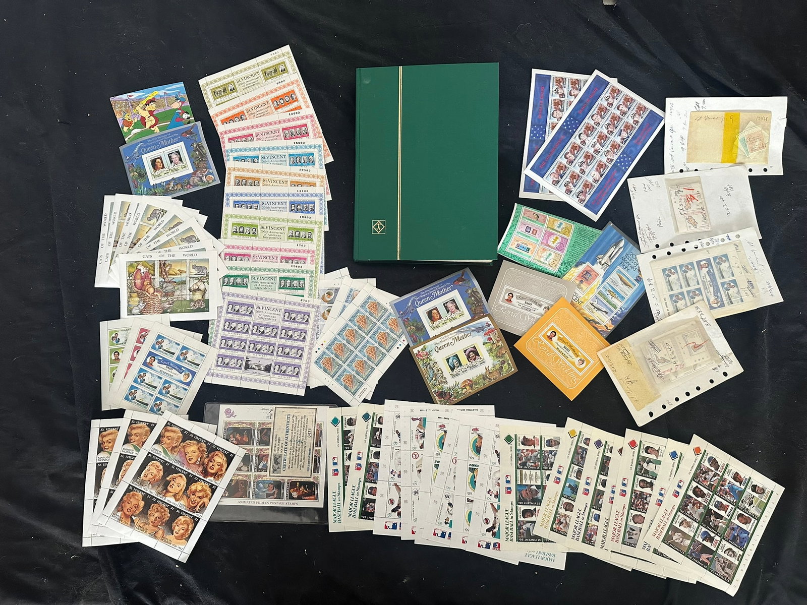 St Vincent 1883 -1983, a MNH / Mh and used accumulation on 102 cards neatly identified in a (1 of 6)