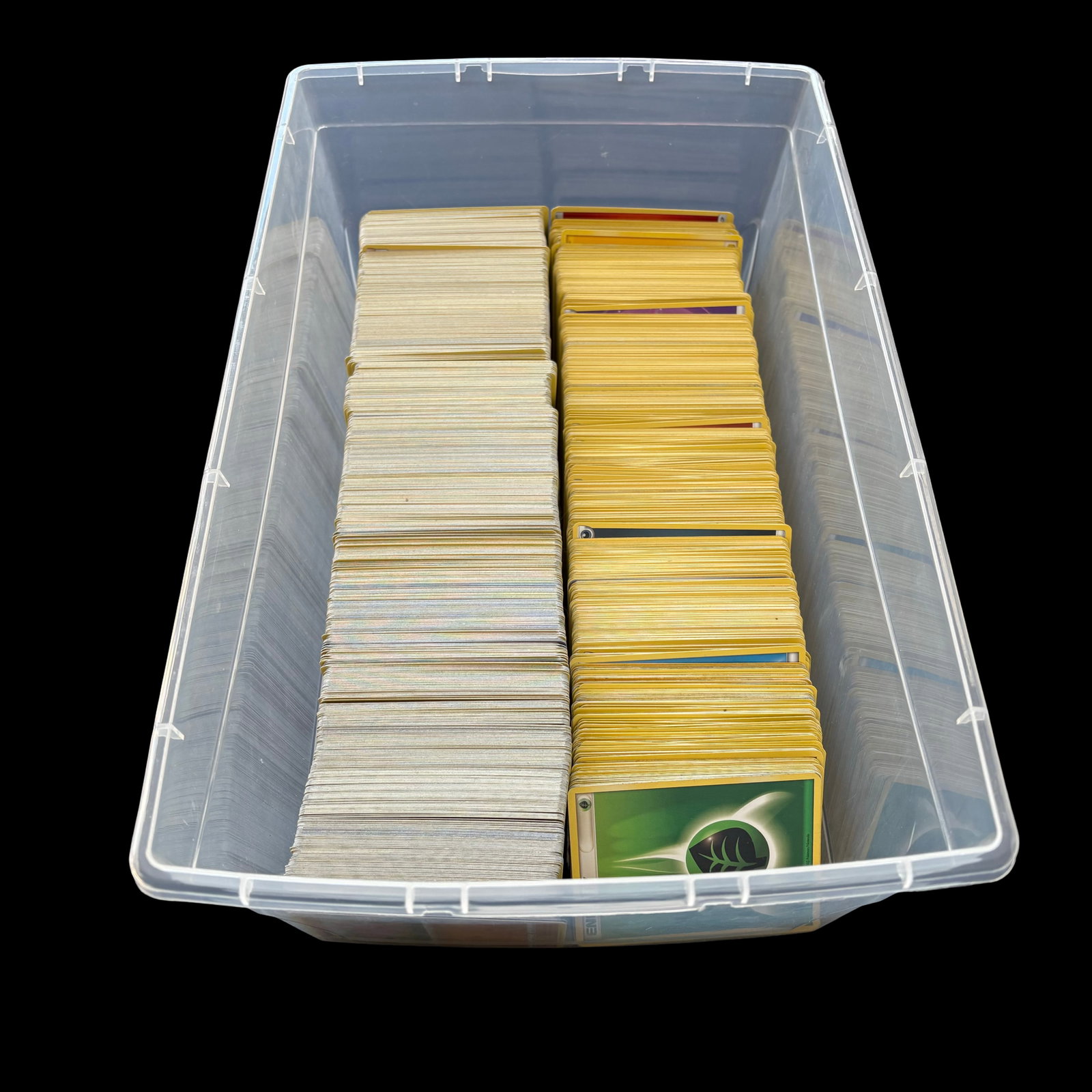 Large English Pokemon TCG Bulk Card Collection - Approx. 1,500-2,000+ Cards - Sword & Shield & Sun &: An extensive English-language Pokemon Trading Card Game bulk collection, comprising an estimated 1,500-2,000+ unsleeved cards housed in a large storage tote and representing one of the hobby's most wi