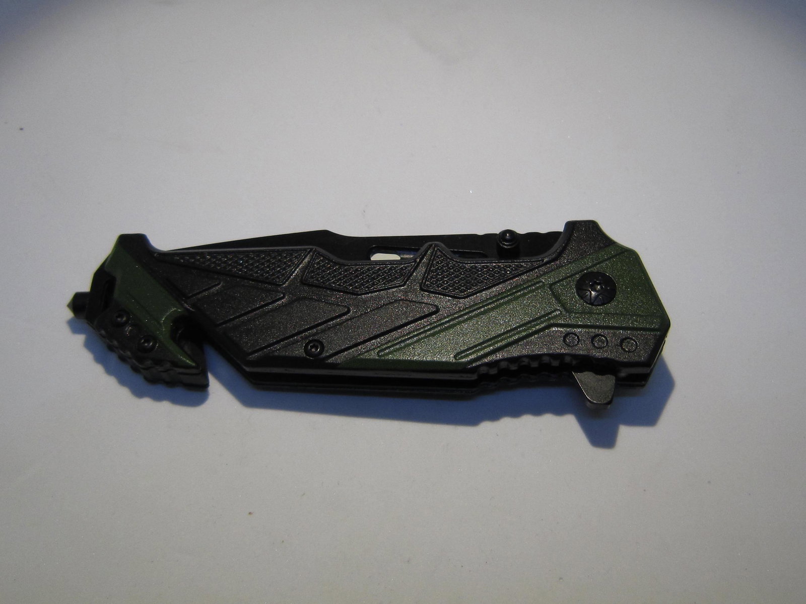 Green Snake Eye Tactical Spring Assist Knife: Snake Eye Tactical Assisted Opening Knife Spring Assisted Folder Knife 4.5 inches Closed. Half Serrated Stainless Steel Tanta Blade 3.5 inches. Two Tone ABS Handle Includes Pocket Clip Seat Belt Cutte