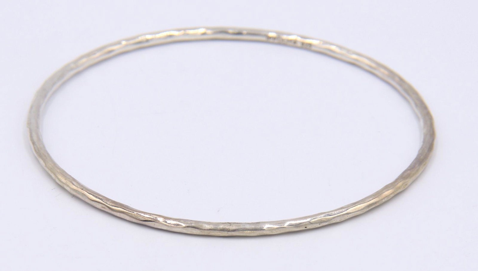 Sleek Ippolita Silver Hammered Bangle (1 of 4)