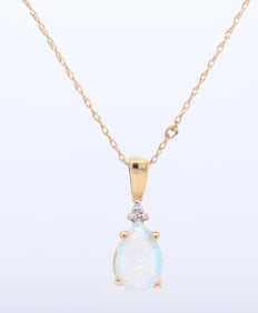 10KT Yellow Gold Opal Necklace